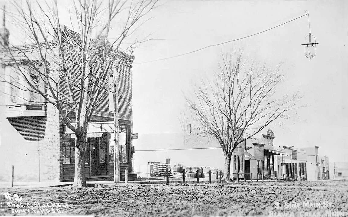 Beaver-Creek-street-scene-1910-small.jpg
