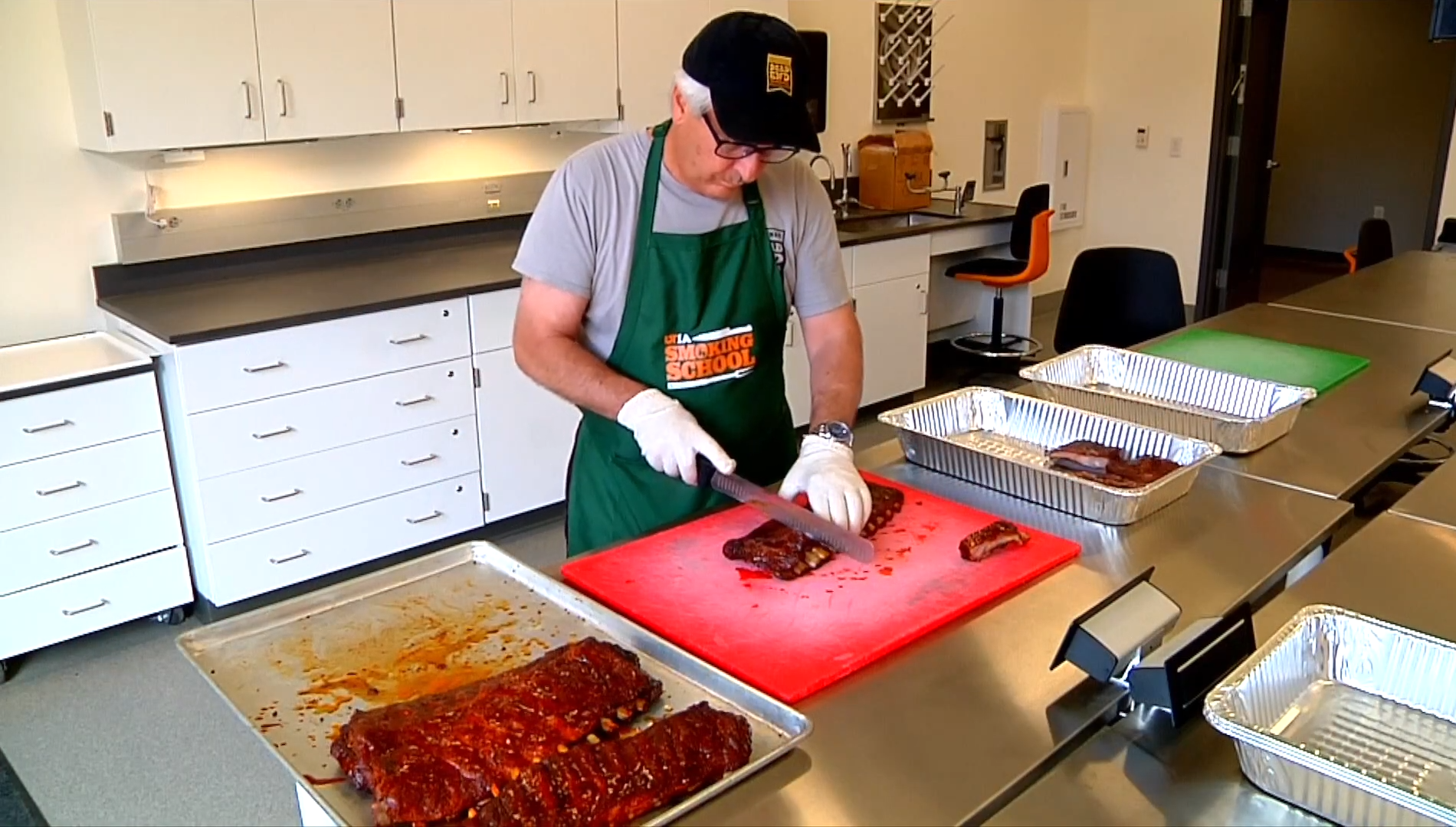 UTIA - Smoking School (Video)