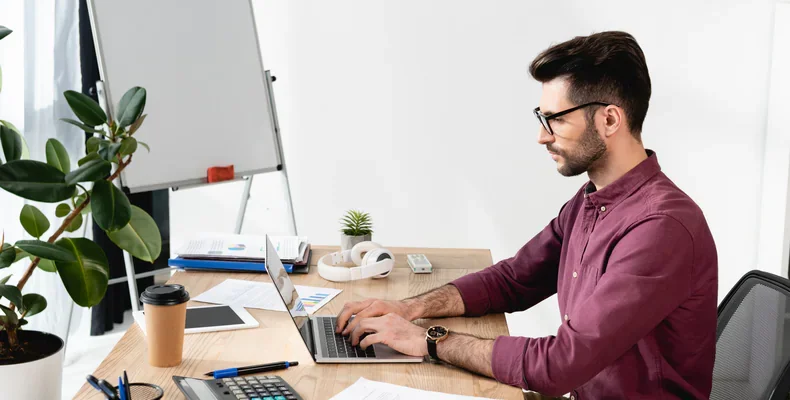 The Desk Worker’s Guide to Staying Pain-Free After 30 in Boston