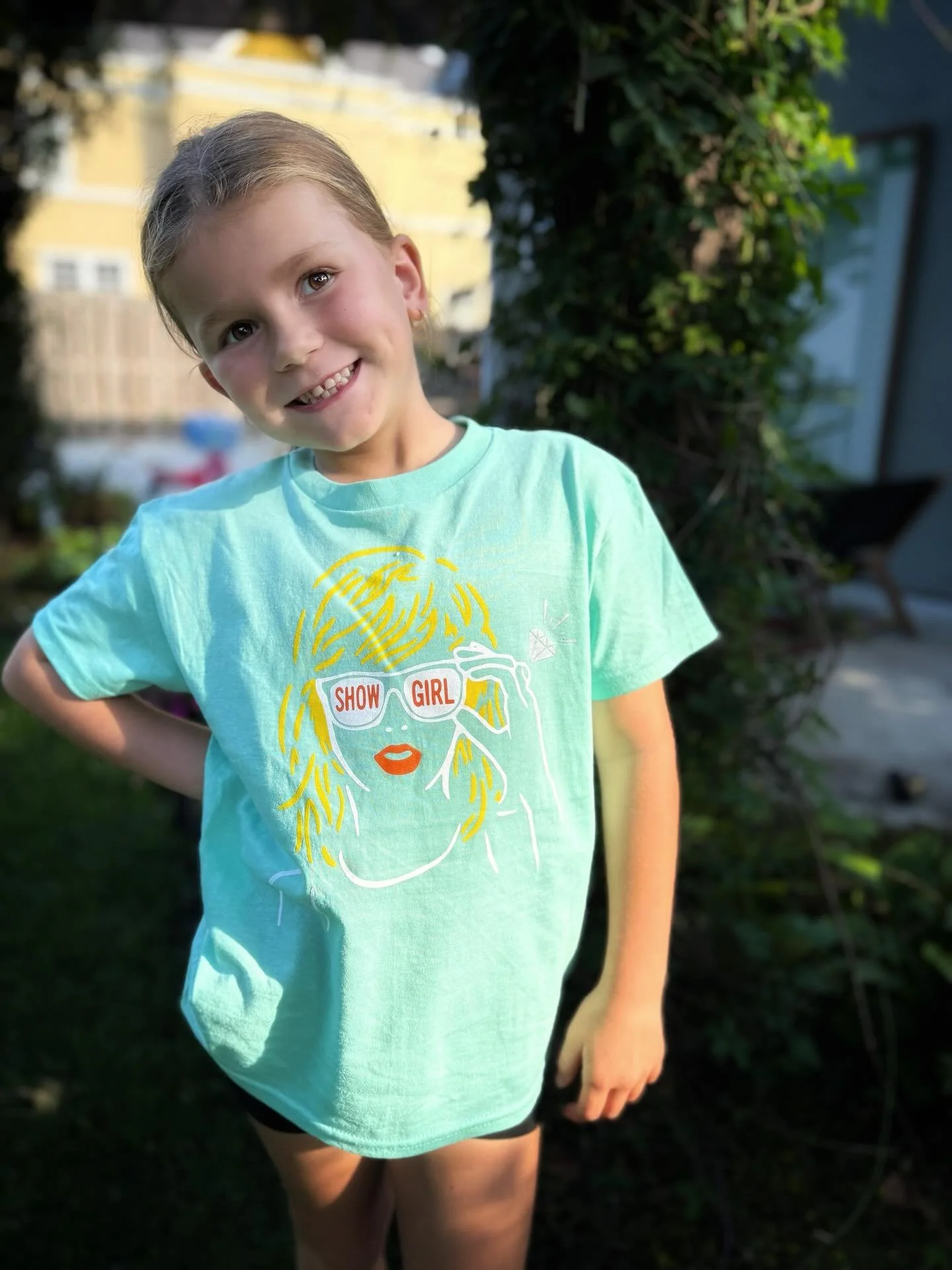 🧡SHOW GIRL🧡 SOLD OUT! Want to place an order for the next round? DM me!