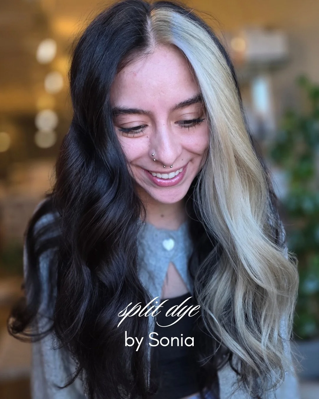 Sonia went bold with this split dye - jet black on one side, platinum blonde on the other, and a clean center part that makes the whole thing land. This is the kind of color that takes vision and precision to pull off, and she nailed it.

#starlingsa