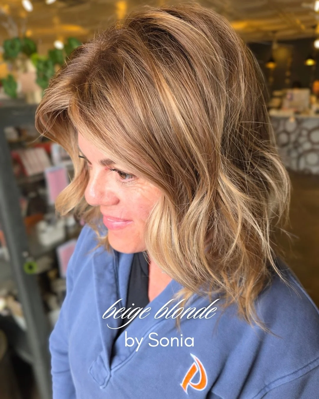 Sonia created this beige blonde with that perfect mix of honey and light that catches the sun and grows out beautifully. The kind of color that looks like it belongs to you.

#starlingsalon #denverhairsalon #denversalon #denverhaircolor #denverstylis