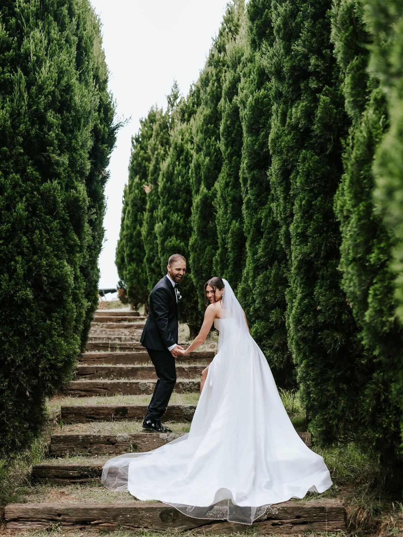 Love a little wedding wisdom tip? Here&rsquo;s one I always share with my couples&hellip;

Choose two songs for your signing. 

The start of your ceremony can feel like a big, beautiful blur. Because I run my ceremonies a little non-traditionally (we