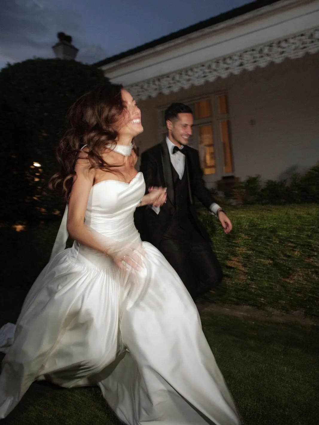 Simona and Andy.
A little cinematic. A little indulgent. Effortlessly iconic. 

The night shoot inspiration you&rsquo;ll want on your wedding mood board.

Venue: @ravensthorpe.estate 
Stylist: @wedeventcreators 
Catering: @m2_kitchen 
Gelato: @thegel