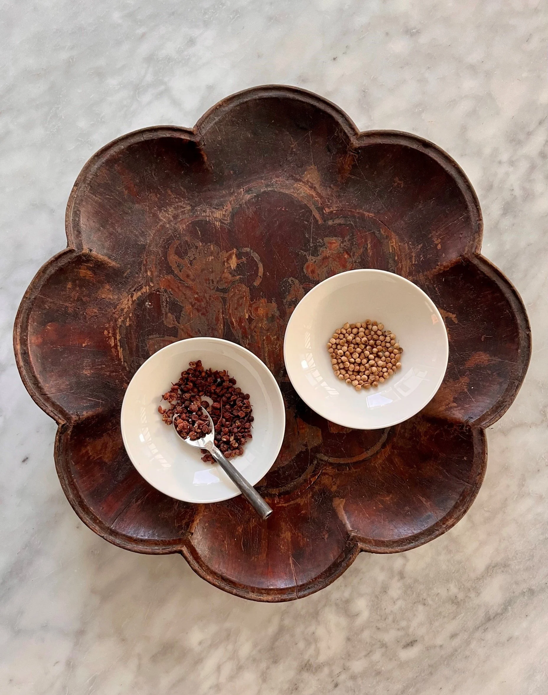 Lacquered-wood flower tray