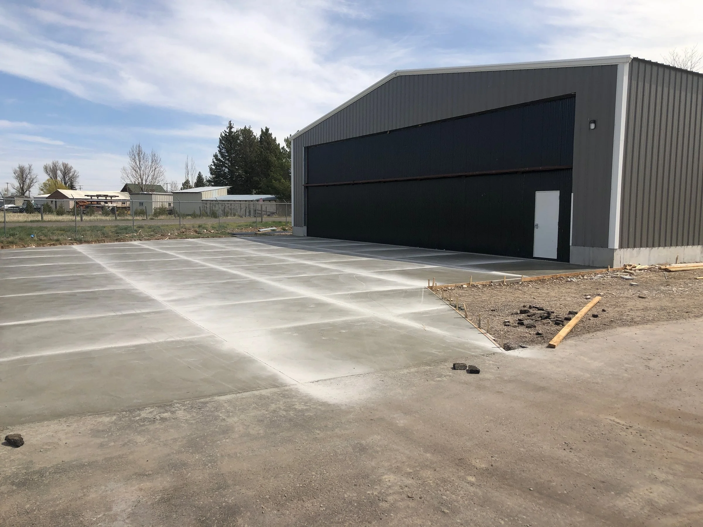 finished-steel-shop-concrete-apron.jpg