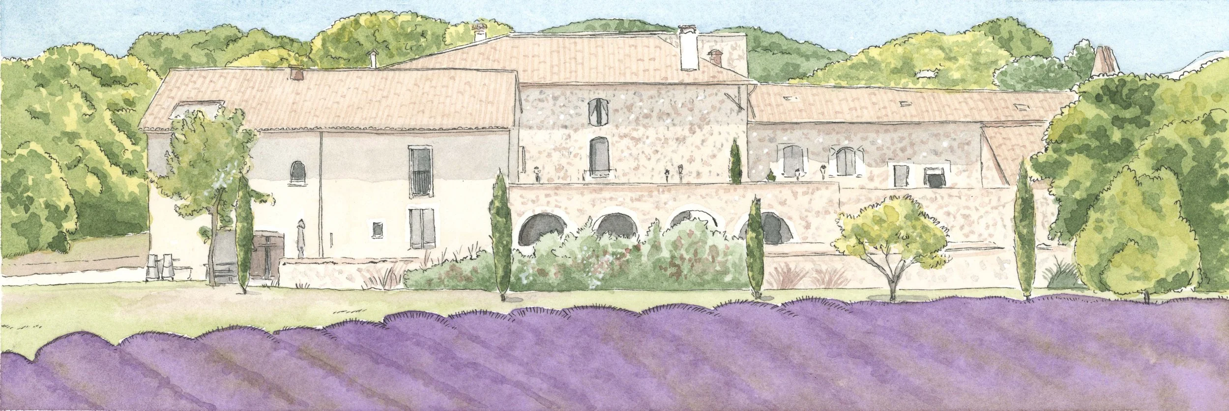 Peinture d'une ancienne maison en pierre avec un toit en tuiles, entourée d’arbres et de lavandes en premier plan.