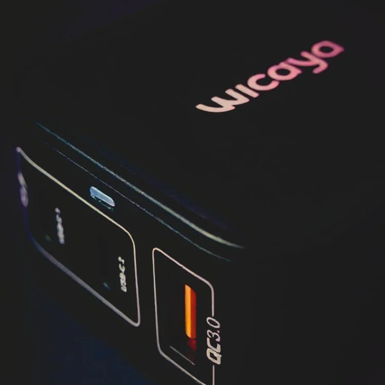 Chargeur Wicaya 65 W noir : ports USB-C et USB-A QC 3.0