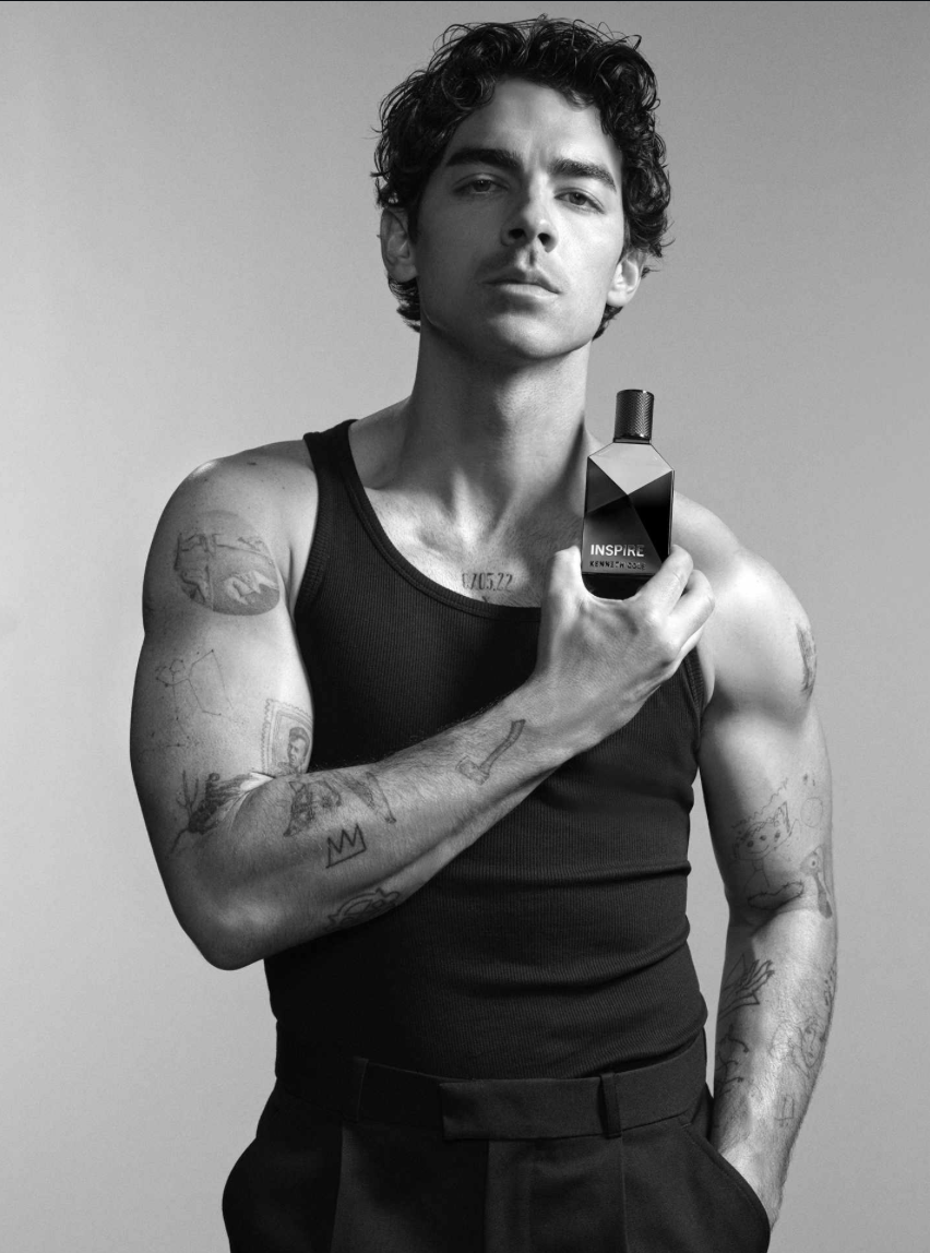 Versace, Calvin Klein y Peloton: las noticias de marketing de la semana (II)