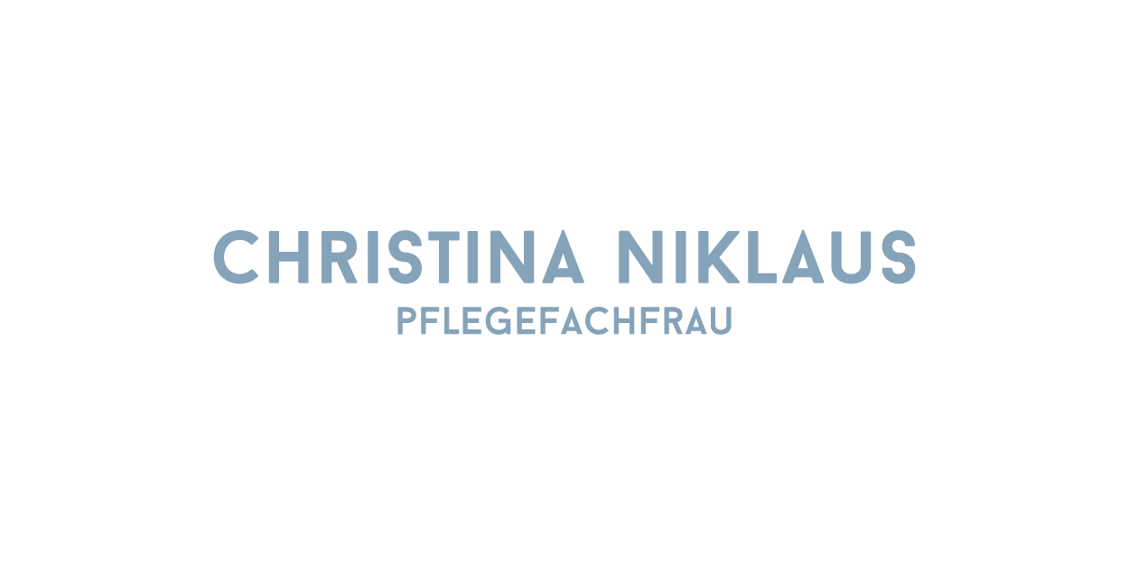 Namensschild mit dem Namen Christus Niklaus, der Berufsbezeichnung Pflegefachfrau.