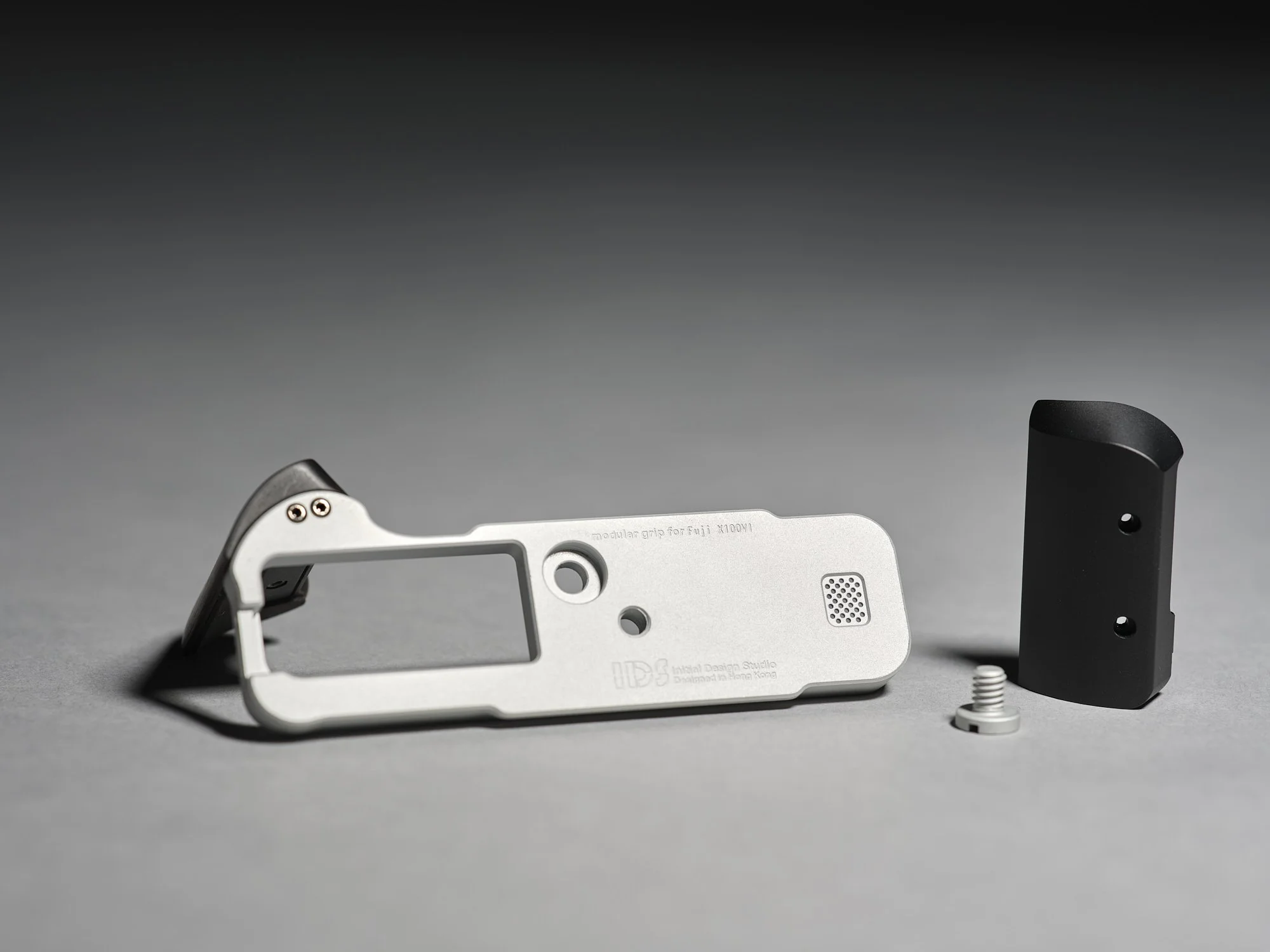IDS_012_X100VI_Grip-02_2K.jpg