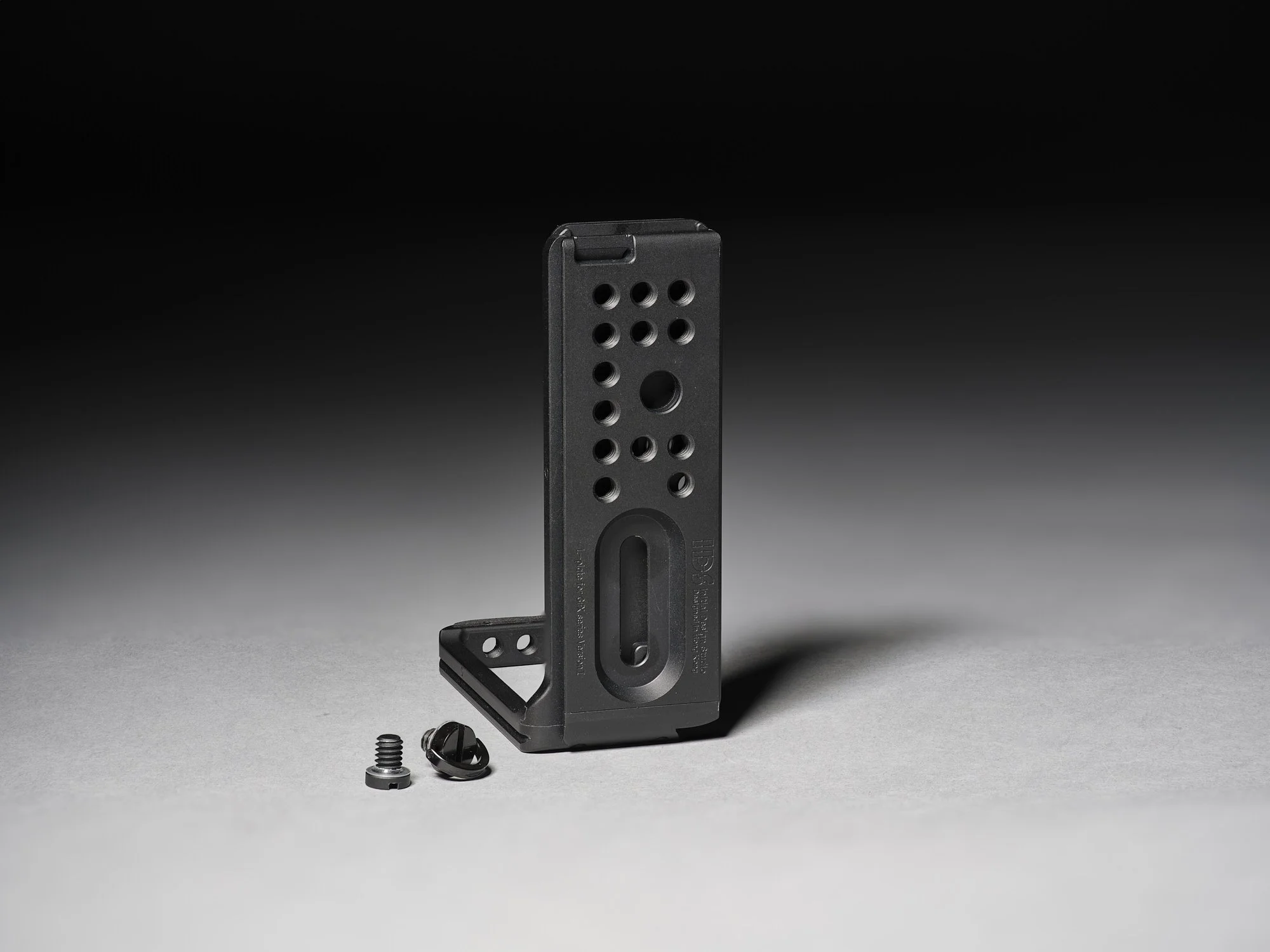 IDS_002_L Bracket-02_2K.jpg