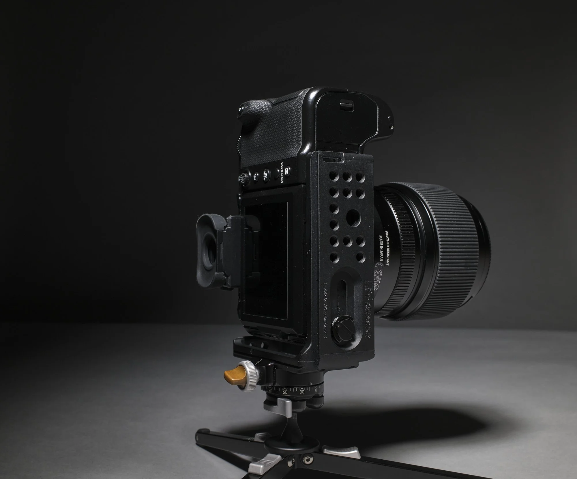 IDS_007_L Bracket-07_2K.jpg