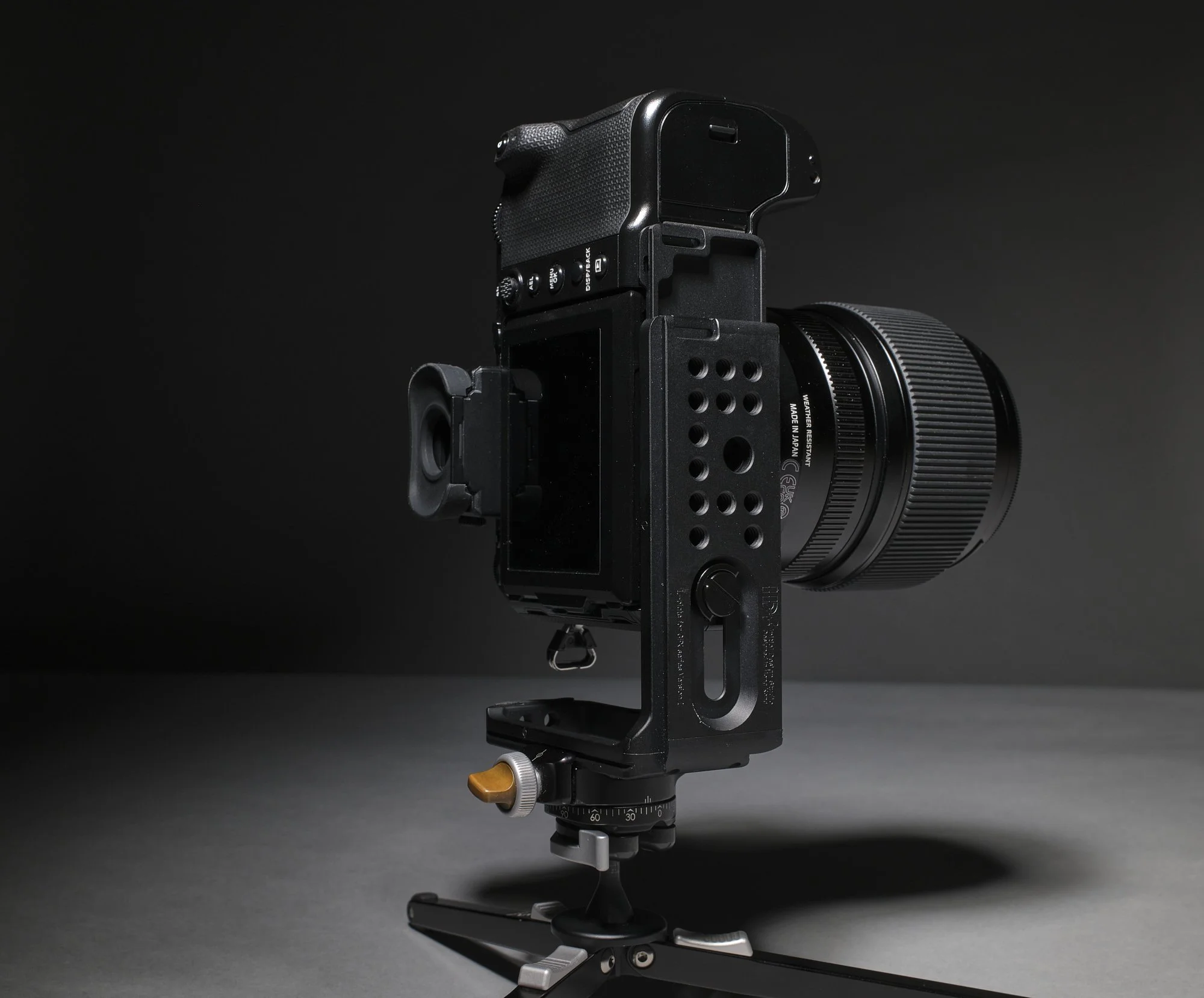 IDS_008_L Bracket-08_2K.jpg