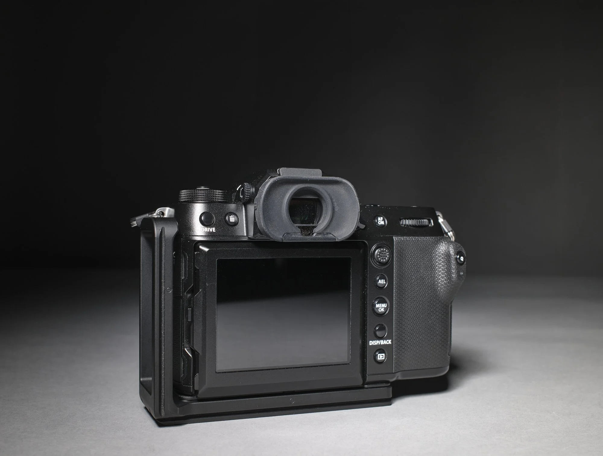 IDS_006_L Bracket-06_2K.jpg