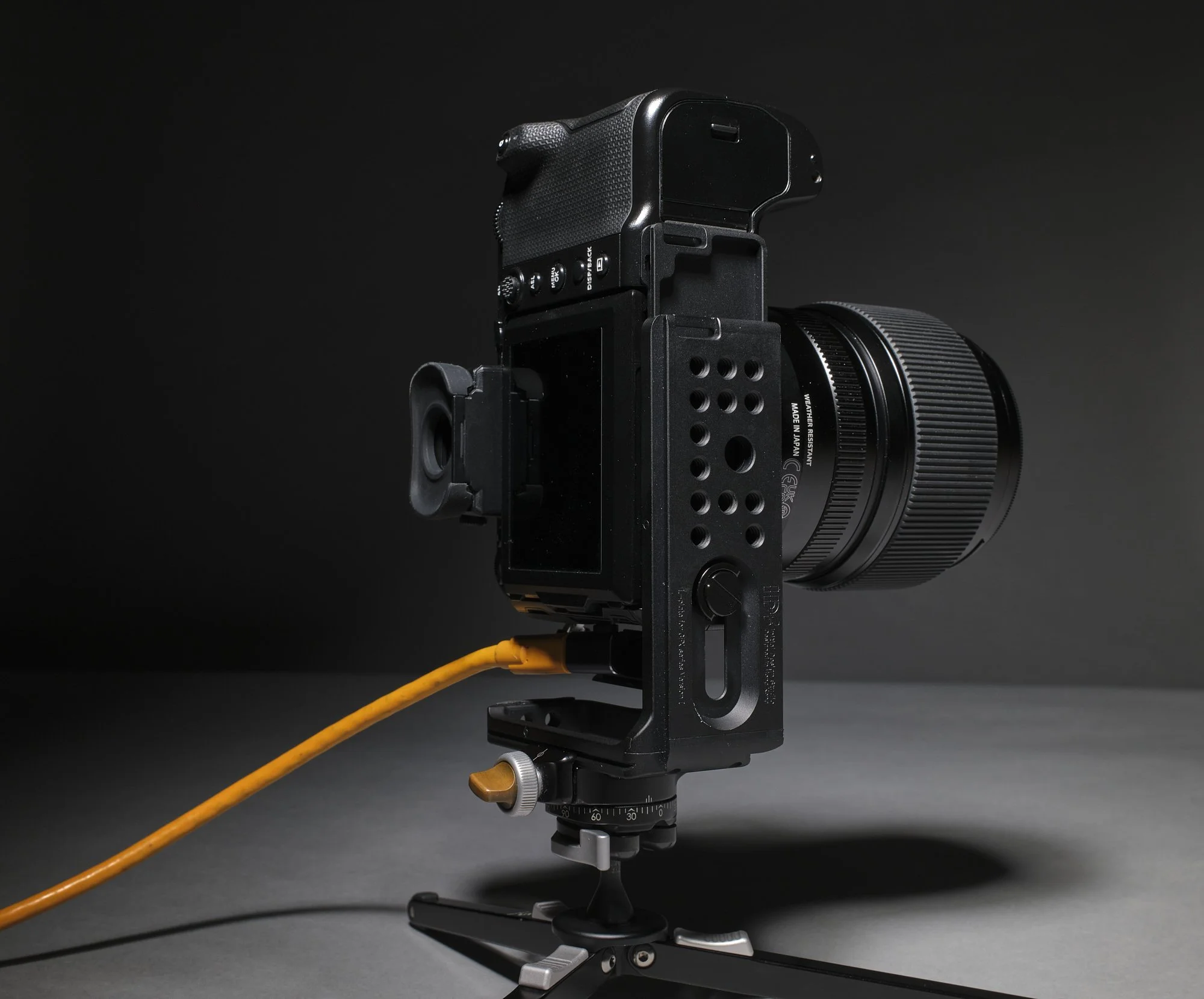 IDS_009_L Bracket-09_2K.jpg