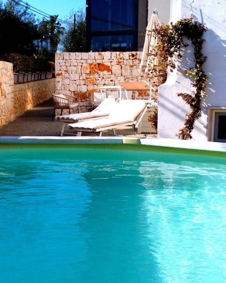 A quiet corner of Puglia.

Sun on the stone walls, a private pool, and the slow rhythm of southern Italy.

Welcome to Casa Olivera, One of our private villas designed for guests who want space, privacy, and authentic Apulian atmosphere.

📍Puglia, It