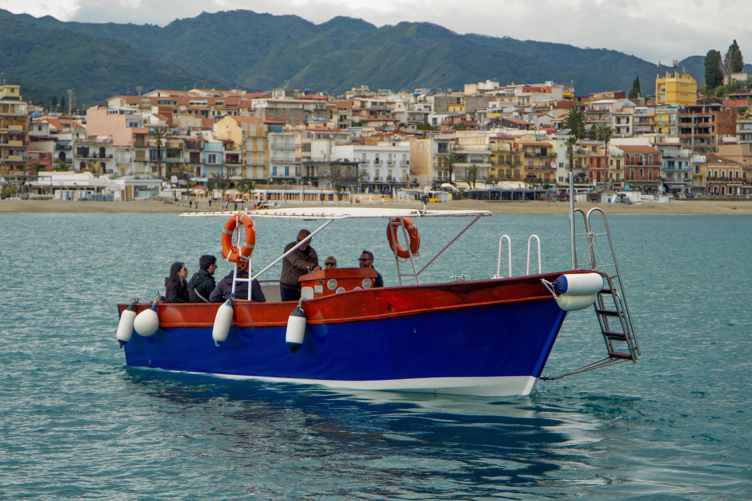 Mediterranean Inboard Lancia 810 – Snorkeling Included 