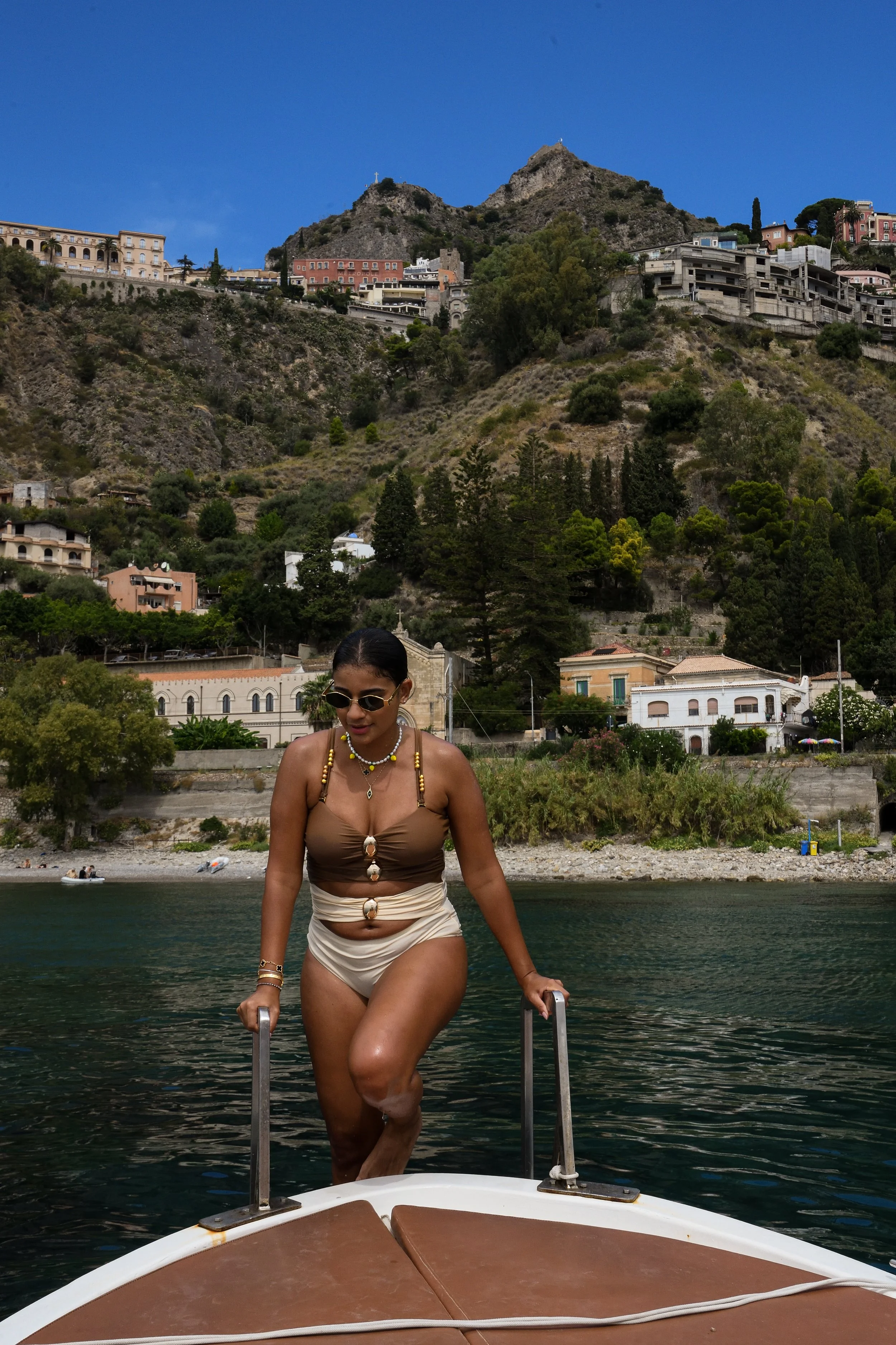 Taormina: Isola Bella Private Boat Tour - 1 Hr (Blue Grotto, Shell Grotto & Love Grotto)