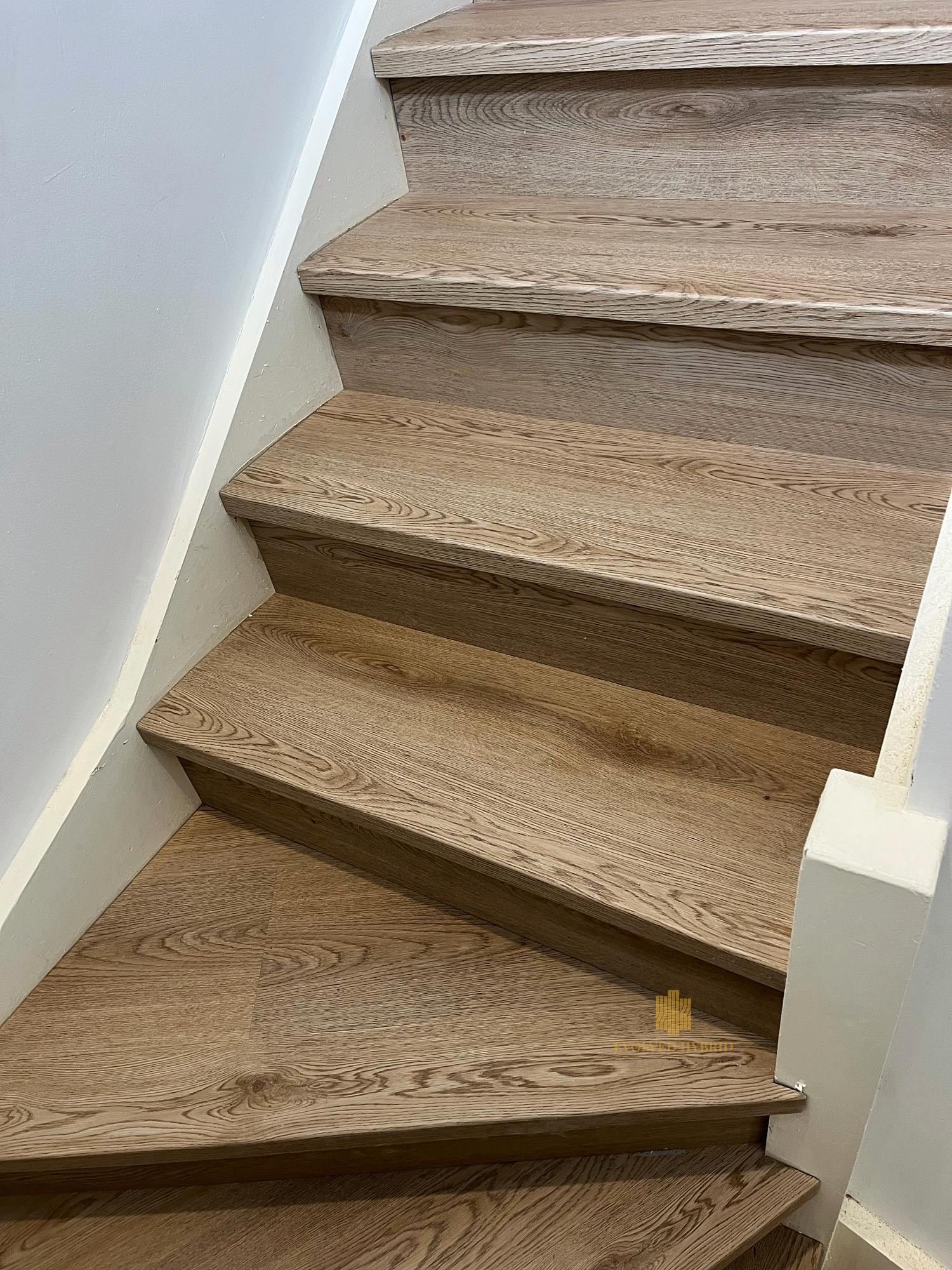 evolved-hybrid-12-stairs-closeup-wm2.jpg