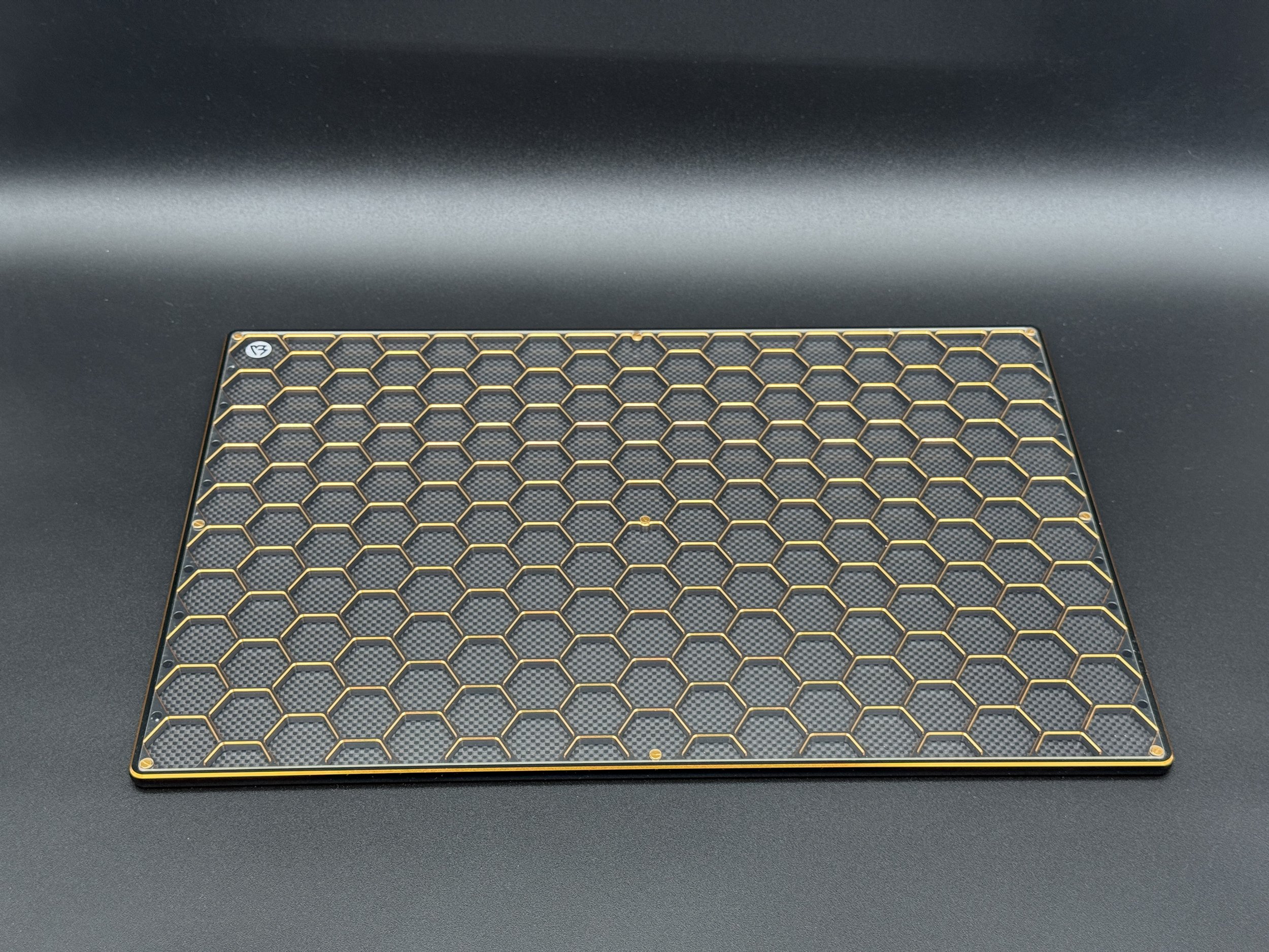 ARROWMAX SMALL BLACK & GOLD PIT BOARD [face 1]