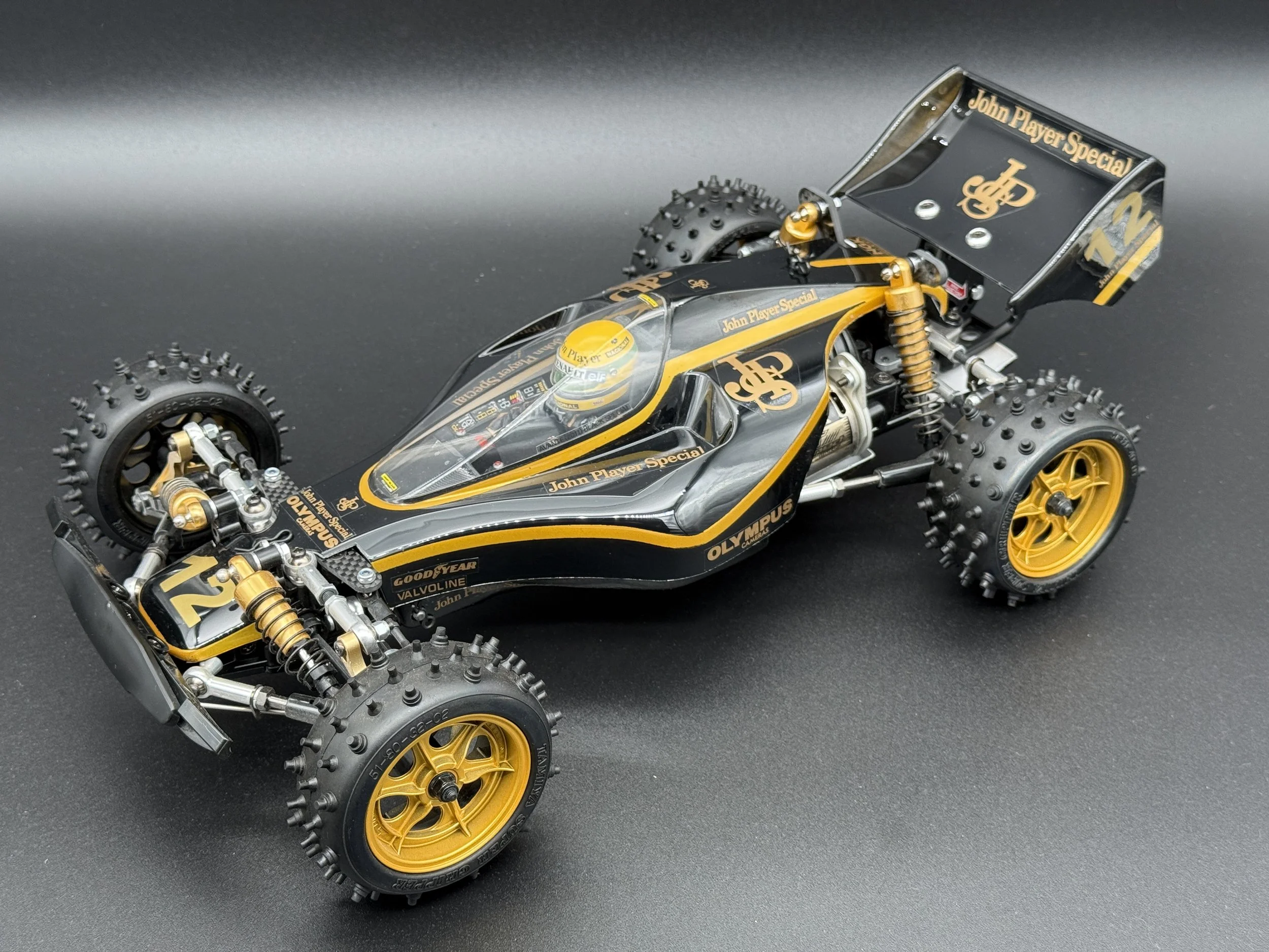 TAMIYA AVANTE BLACK EDITION “SENNA”