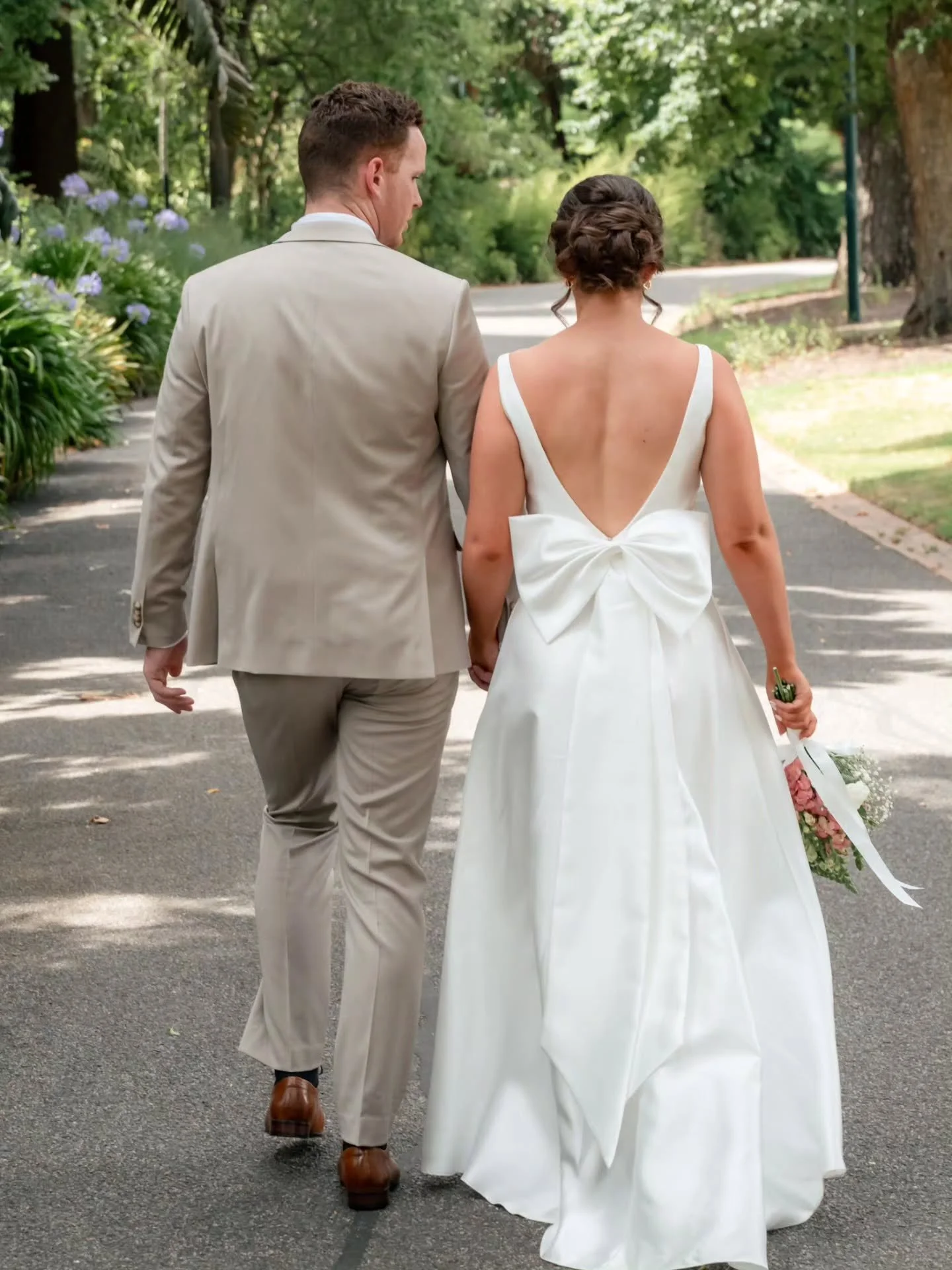 Olivia &amp; Isaac 🤍

Small guest list. Big feelings.
Just the city, the love, and the kind of moments you can&rsquo;t plan &mdash; only feel. 🤍
Intimate elopements will forever have my heart.

#weddingcontent #weddingcontentcreation #lovebylibby #