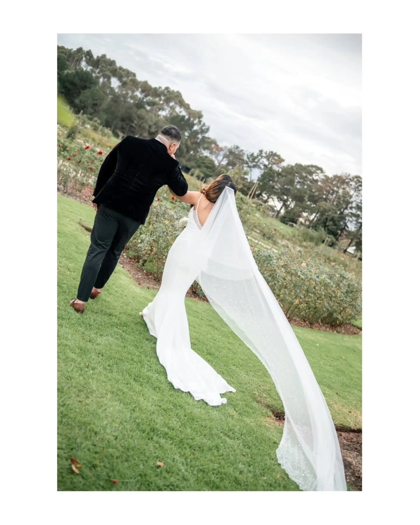 The kind of day that reminds you why love stories are worth celebrating. 🤍

A beautiful beginning, surrounded by the people who matter most.

📷: @love.bylibby

#weddingcontent #weddingphotography #lovebylibby #weddingcontentcreators #bridalcontent