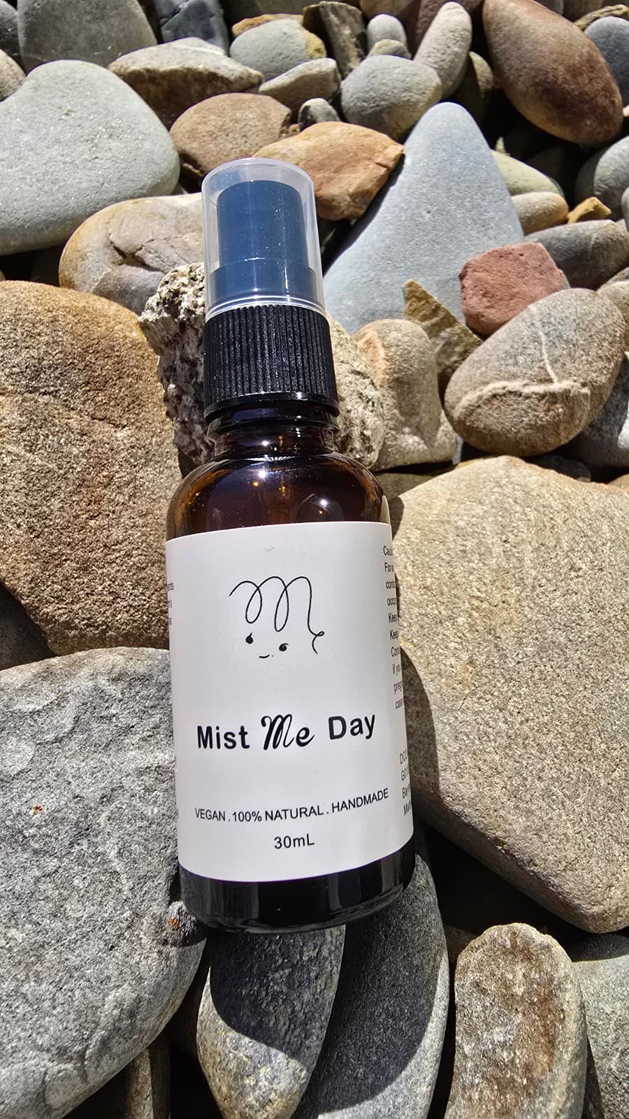holisticchem-mist-me-day-aromatherapy-spray-30ml-stones-2.jpg