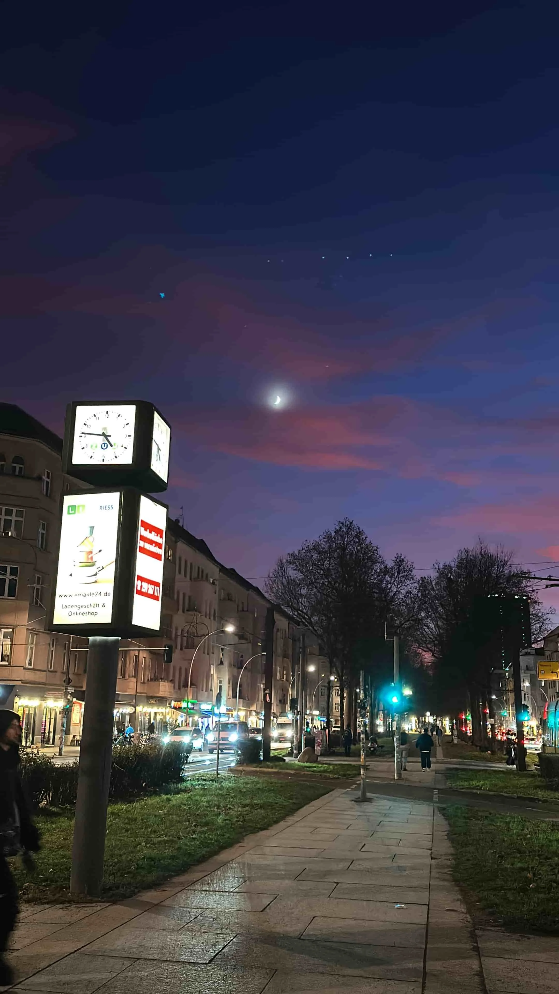 moon in berlin night-min.jpg