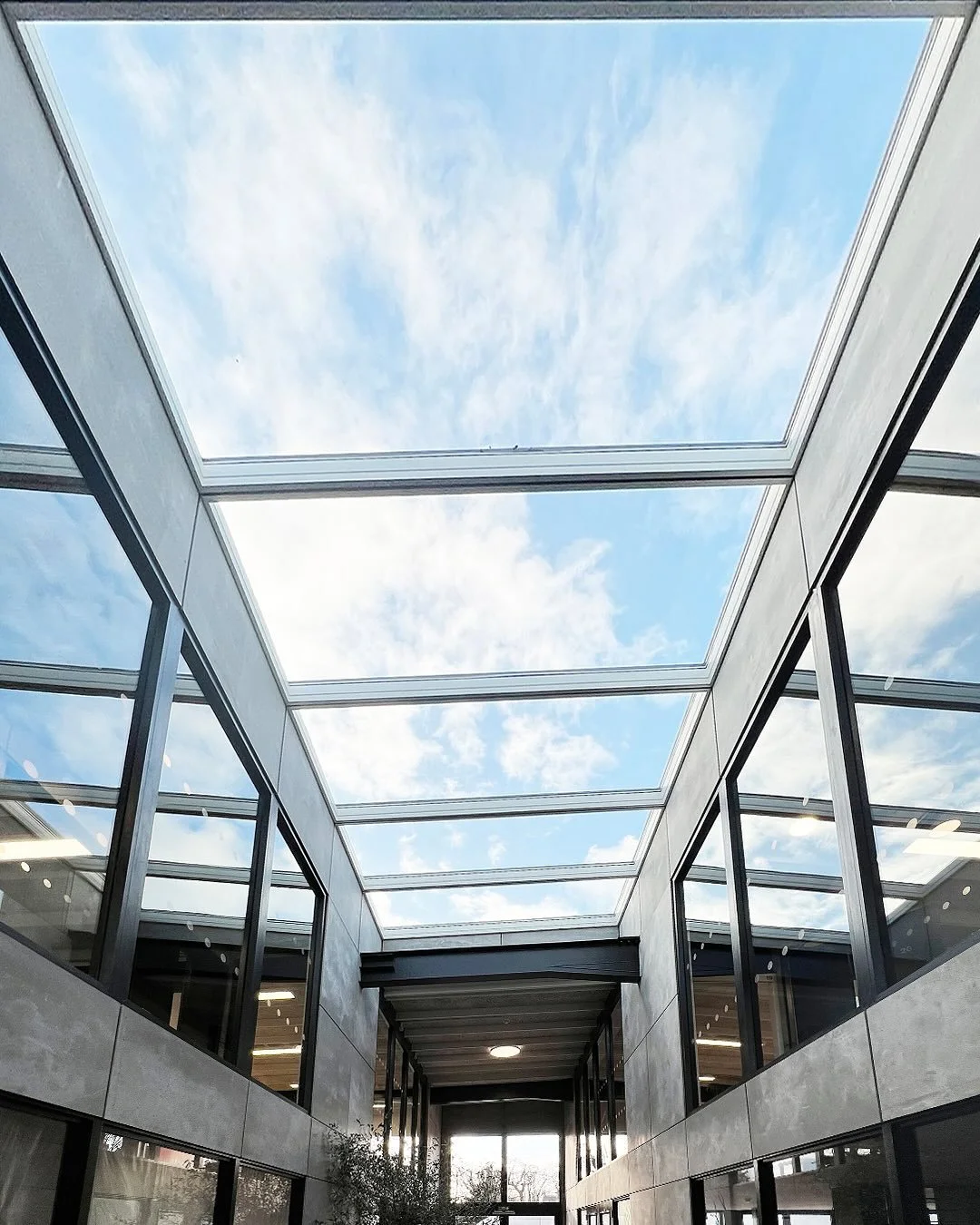 Liverpool Road Studios: Coworking Spaces in Crosby 

Home to a growing community of over 80 companies, Liverpool Road Studios is a mixed use development of workspaces, cafes, restaurants, gyms, studios and salons in the centre of Crosby.

Our two lar