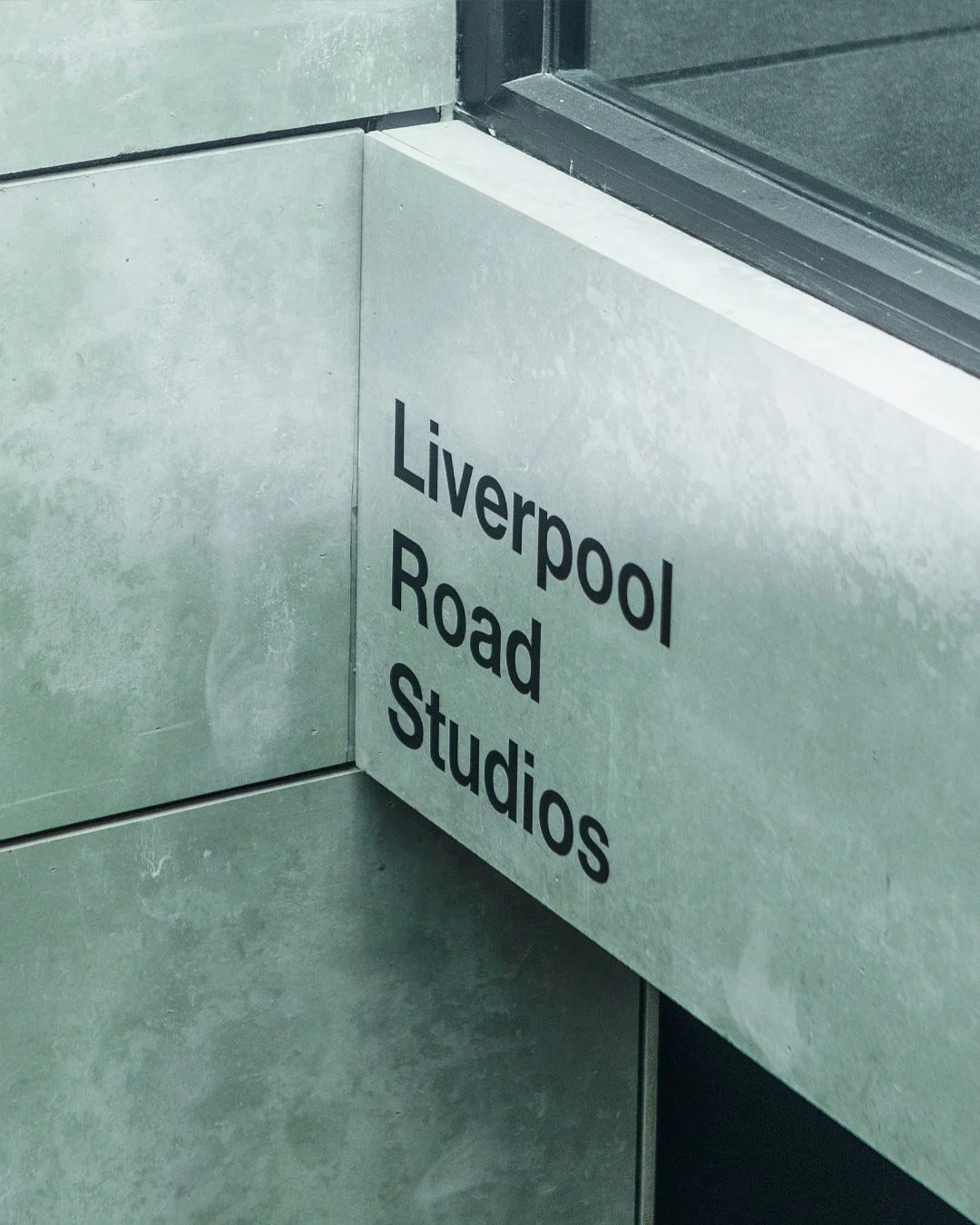 Liverpool Road Studios: CoWorking

We have a small number of spaces available in our co-working studios. Home to over 80 companies with free meeting rooms, ultra-fast internet, on-site bars &amp; restaurants with lounge areas and landscaped courtyard
