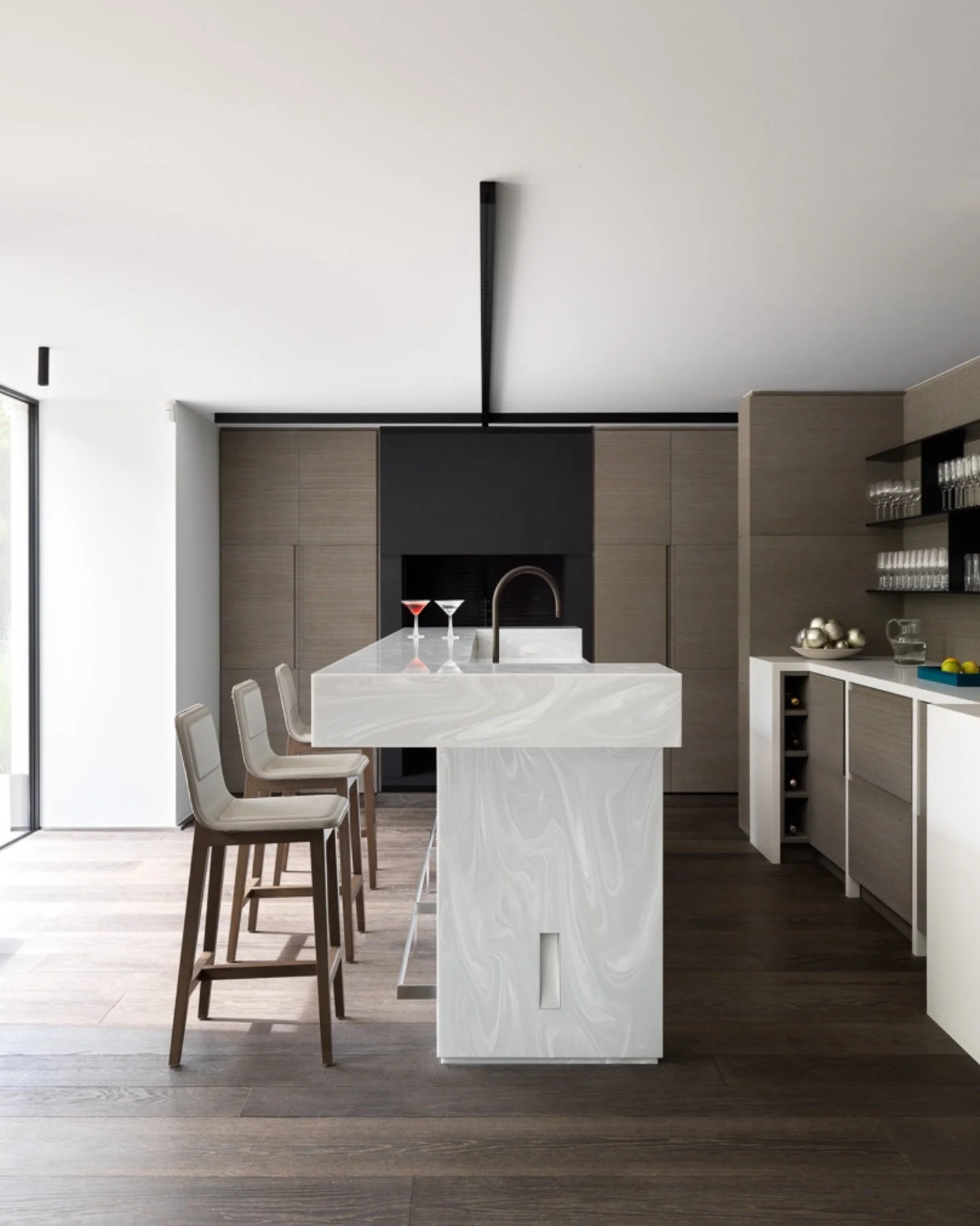Project Zoute
Residential project in Knokke-Le Zoute, where the interior is designed to respond to the coastal environment. Clean lines, controlled volumes and a restrained material palette define a calm and precise living space.

Styling &amp; Decor
