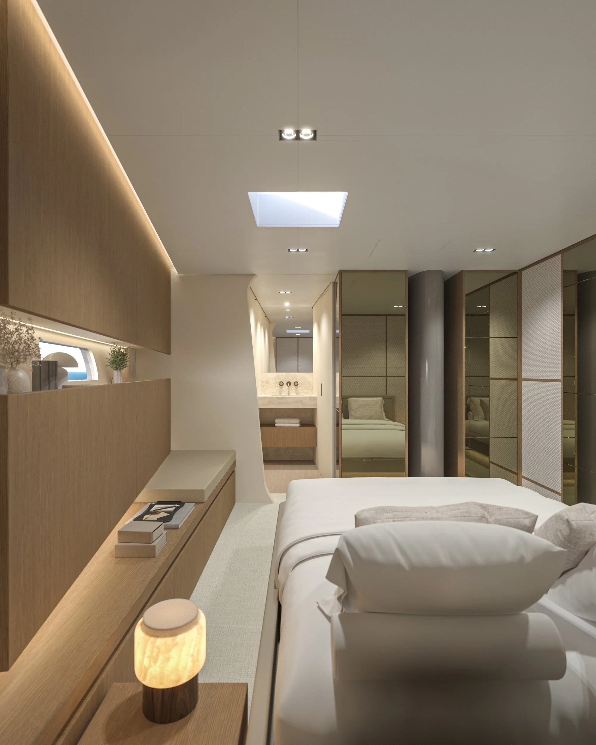 Chambre moderne avec lit, lampadaire, miroirs et espace salle de bain au fond, décoration minimaliste en bois, beige et blanc.