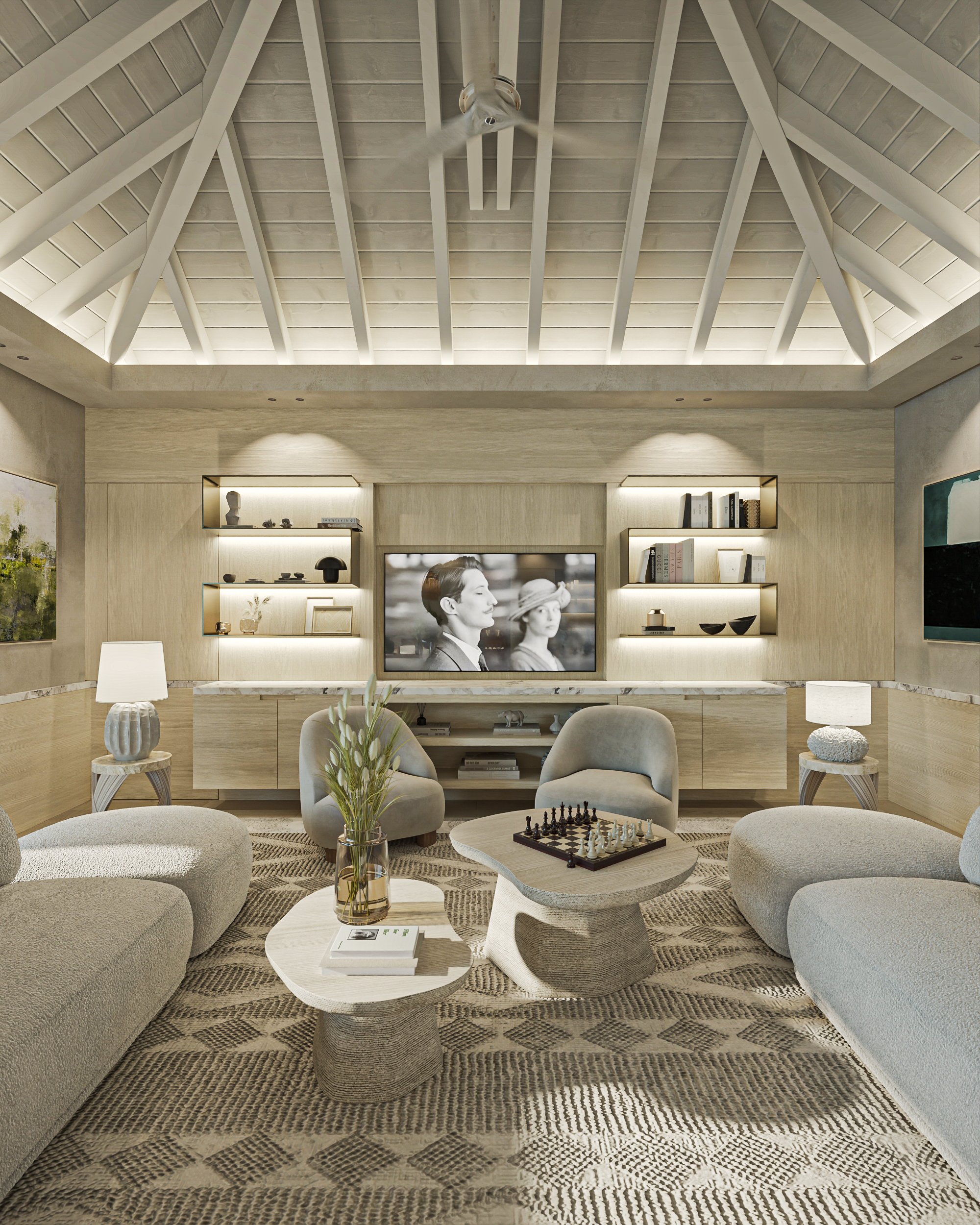 Salon moderne avec canapés, table basse, étagères murales avec livres et décorations, télévision, lampes, tapis, et plafond en bois apparent.