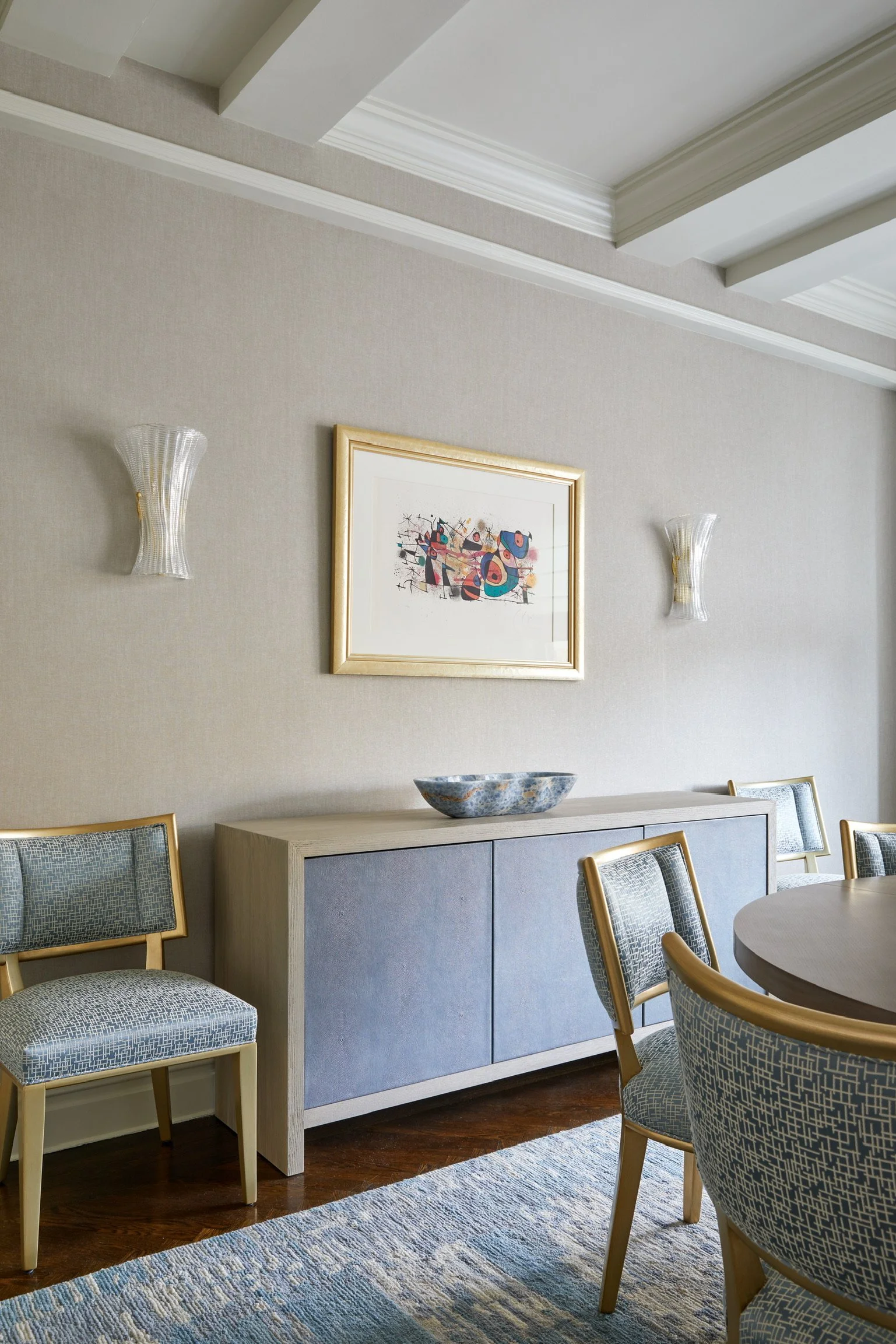 Refined interior design focused on comfort and lifestyle