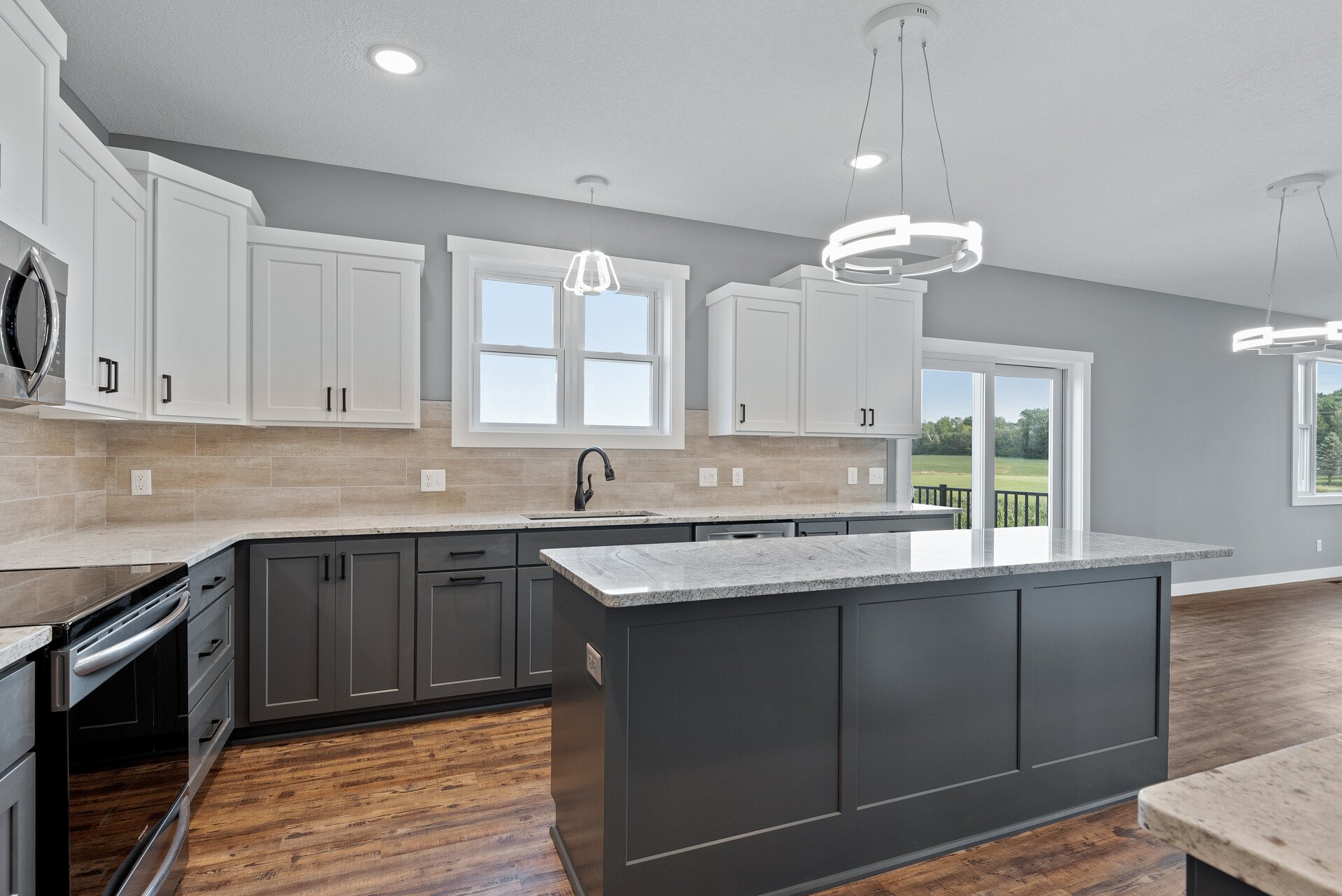 31_1607_92nd14 (1)_mls.jpg