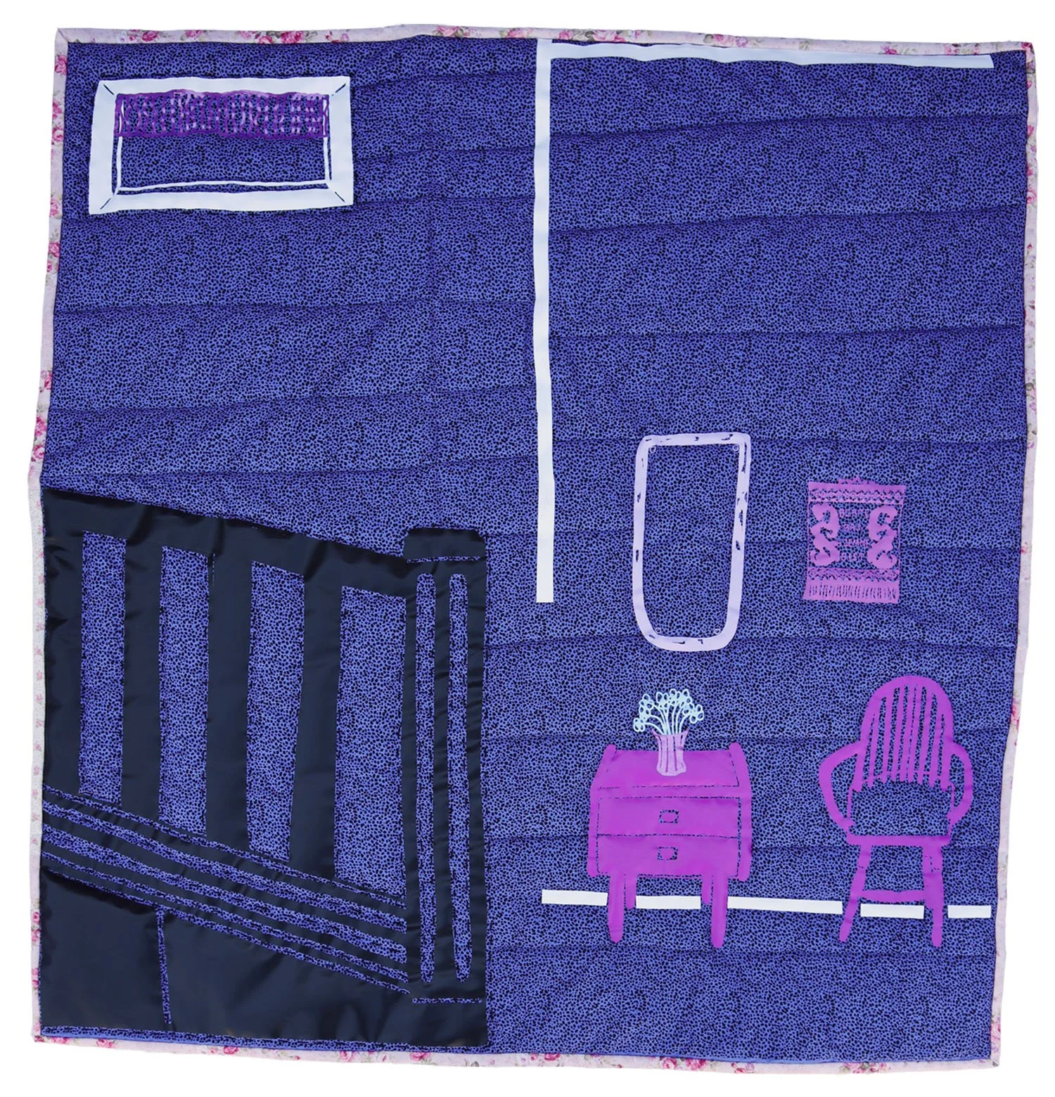 Entrance/Inngang, heat transfer vinyl, heirloom textiles, synthetic thread, batting, 95 x 105 cm, 2022. Photo: I.T.K