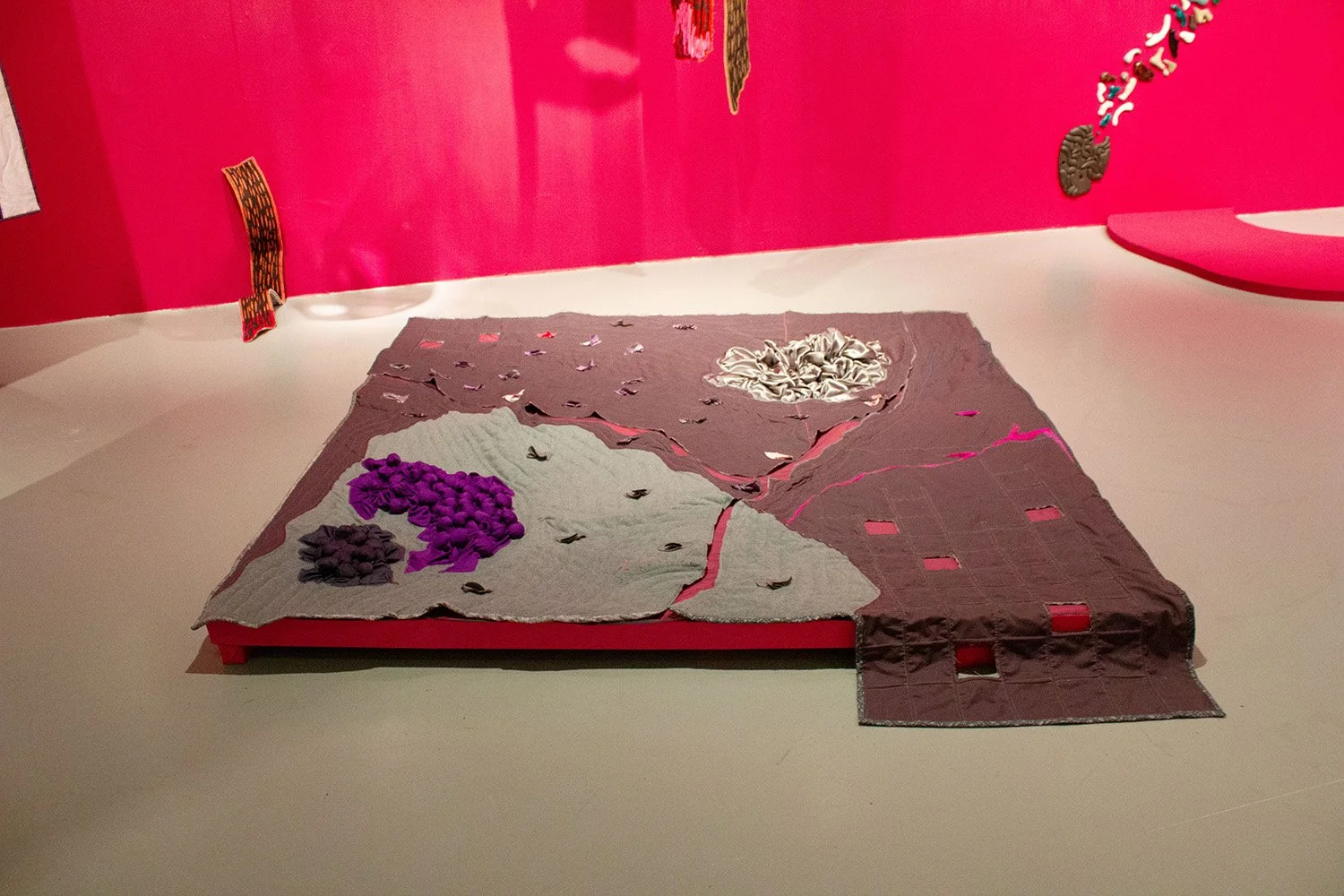 Rhizome/Rotknoll, installation view, 2025.
Photo: Iris T. Korsnes