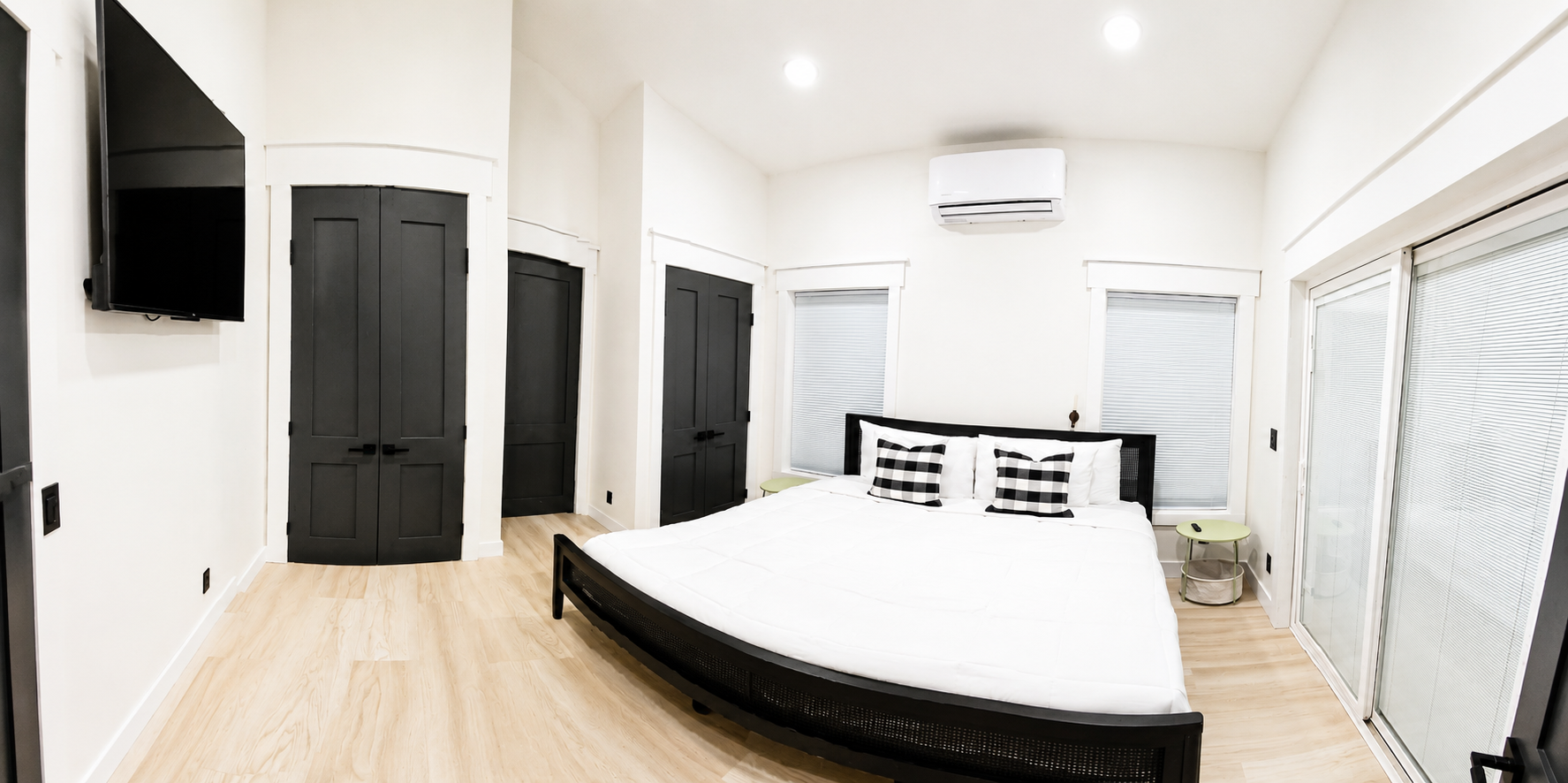 Beachriver_PrimaryBedroom_modern design.png