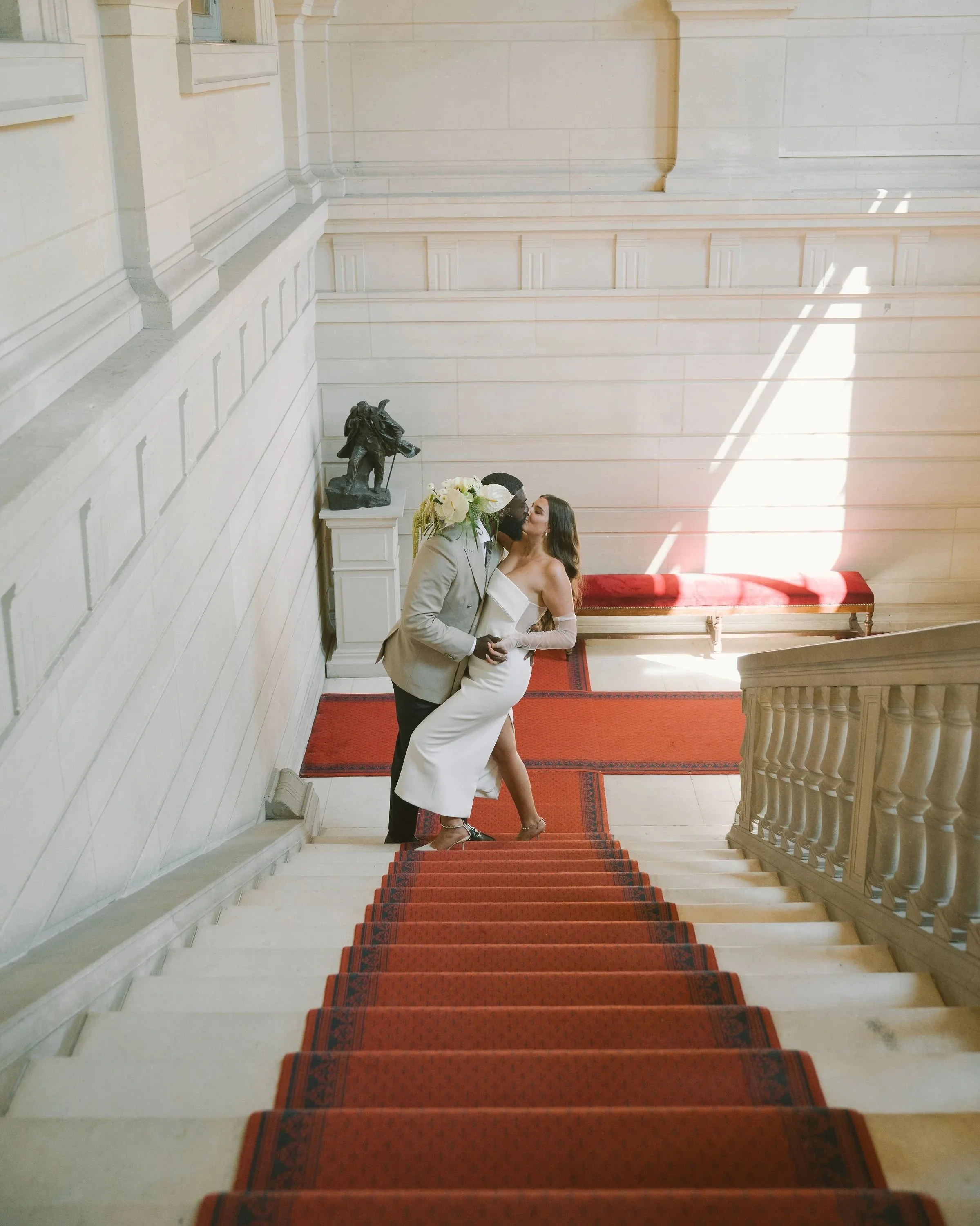 Détail de l’alliance de la mariée — Kahel Wedding Planner