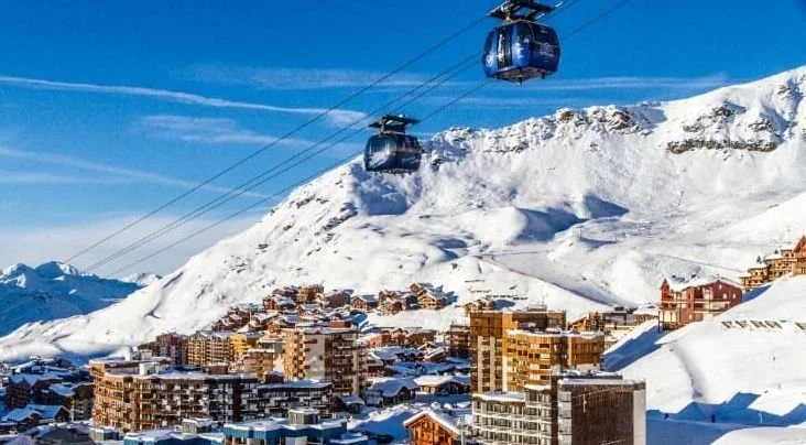 Les Meilleures Stations de Ski à Découvrir Depuis Annecy avec Votre Chauffeur VTC