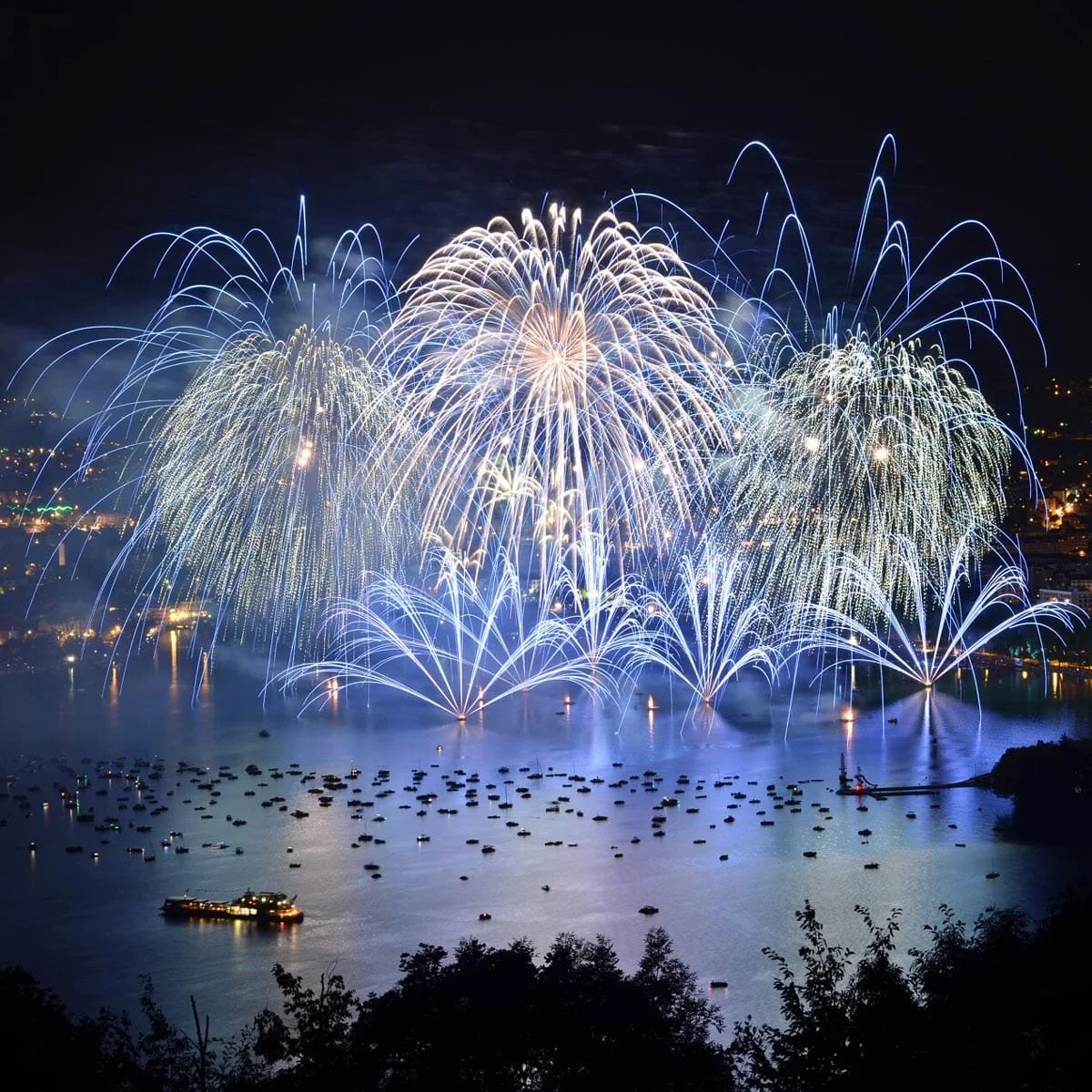 Fête du Lac Annecy : réservez votre chauffeur privé avec VTC Annecy Mont-Blanc