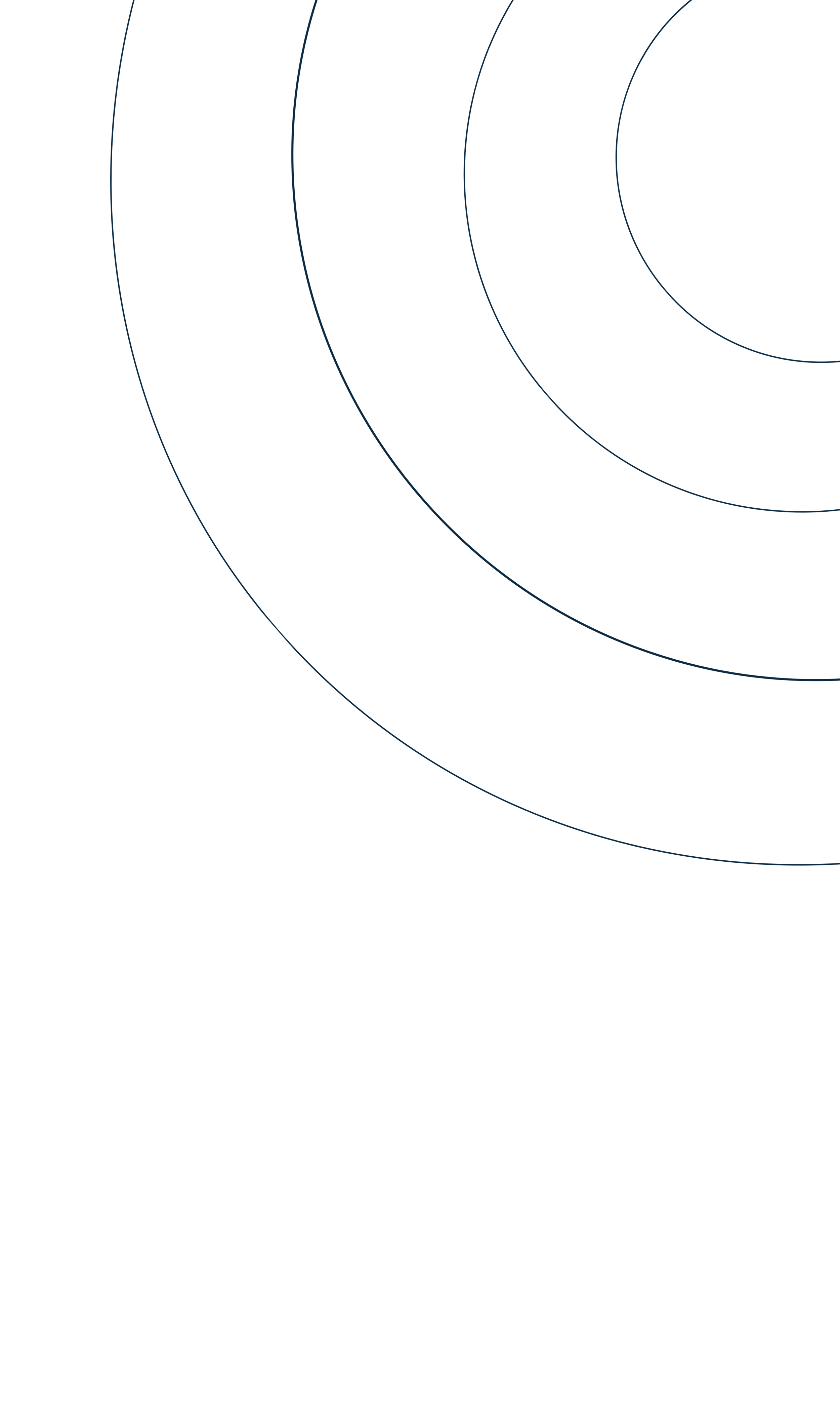 Schwarz mit blauen Linien, die konzentrische Kreise bilden.