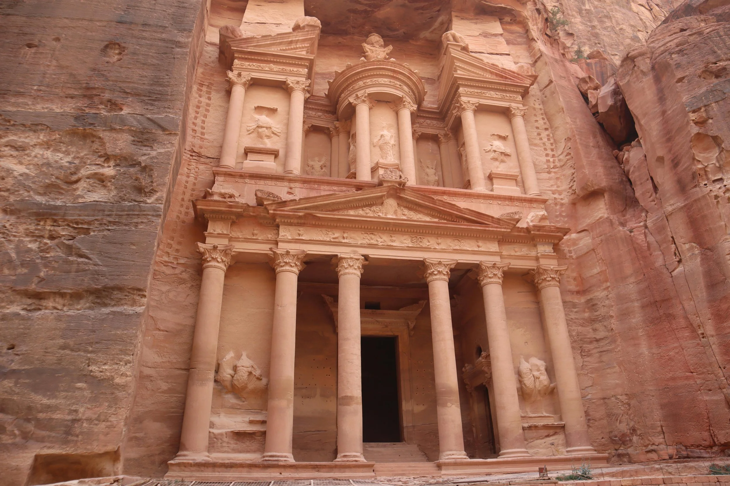 petra, the treasury close up