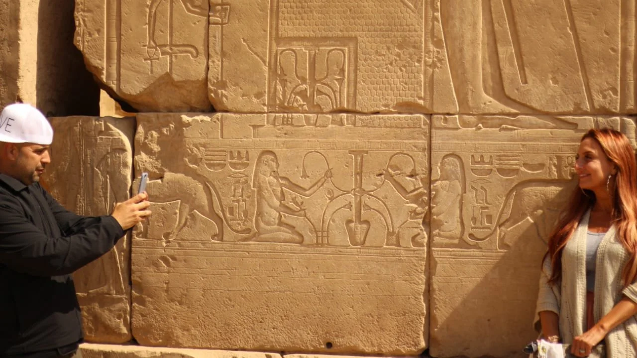 A married couple in Egypt discovers hieroglyphics of zodiac signs in Egypt