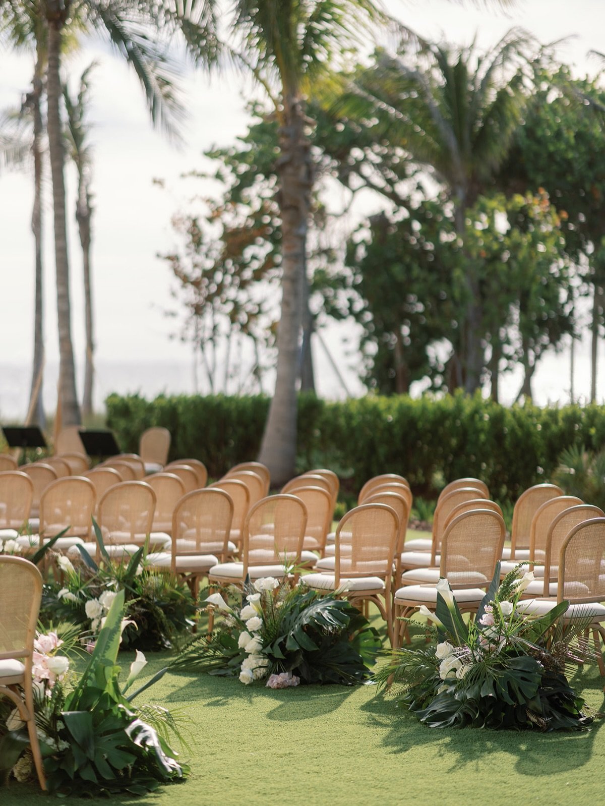 An ode to ceremony chairs in perfect symmetry. (And to photographs that prove my and @thefloralwayevents&rsquo;s measuring tape neuroses pay off! *wink) 

Wedding Planning &amp; Design: @thelisalyons 
Venue: @stregislongboatkey 
Photography: @ktcrabb