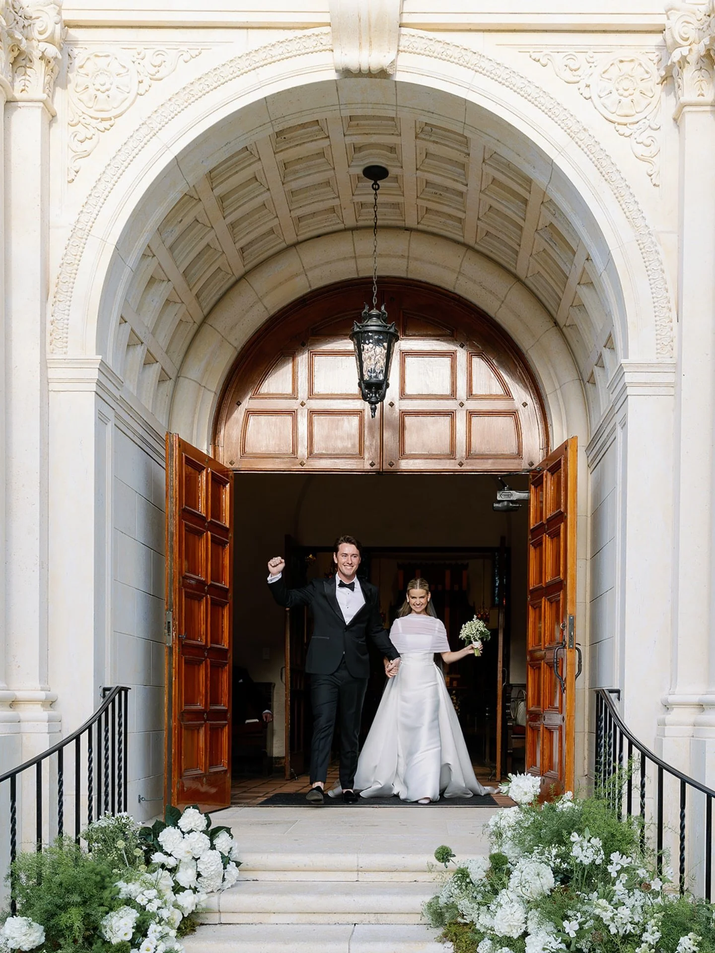 Eagerly awaiting the arrival of warmer weather and using these memories from Abby and Reid&rsquo;s dreamy April wedding to hold me over! *wink 

Planning + Design: @thelisalyons Venue: @alfondinnweddings Photography: @sydneymarie.co Content Creator: 