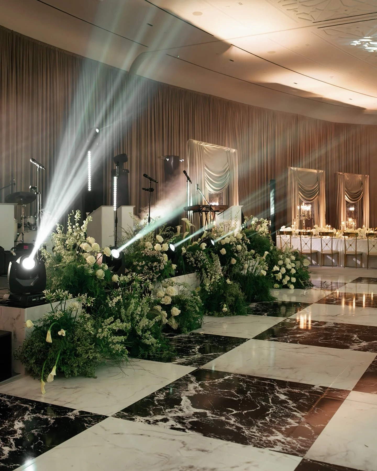 Let there be (haze) lights! And marbled checkerboard dance floors! 

Planning &amp; Design: @thelisalyons 
Venue: @stregislongboatkey 
Photography: @megankayphotography 
Videography: @storybook_films 
Floral Design: @thefloralwayevents 
Lighting &amp