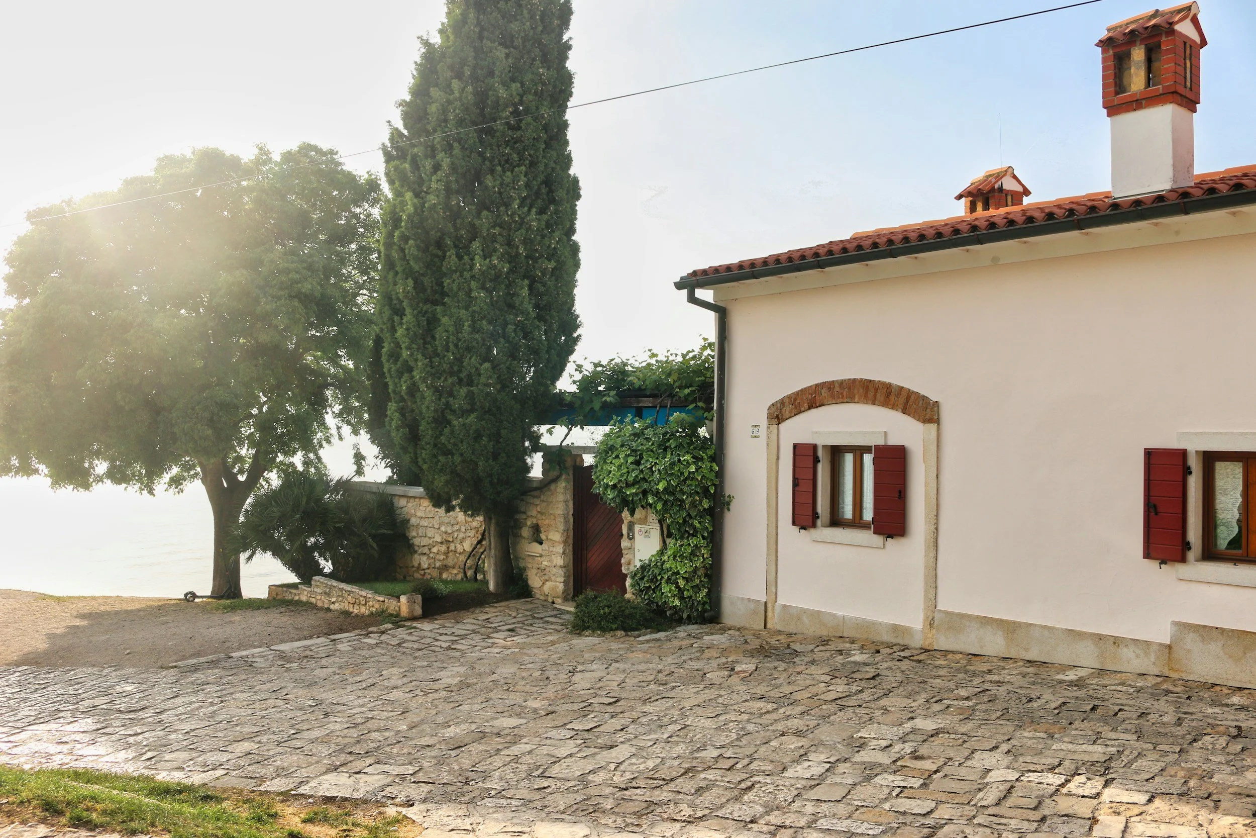 Why your strategy offsite needs a house, not a hotel